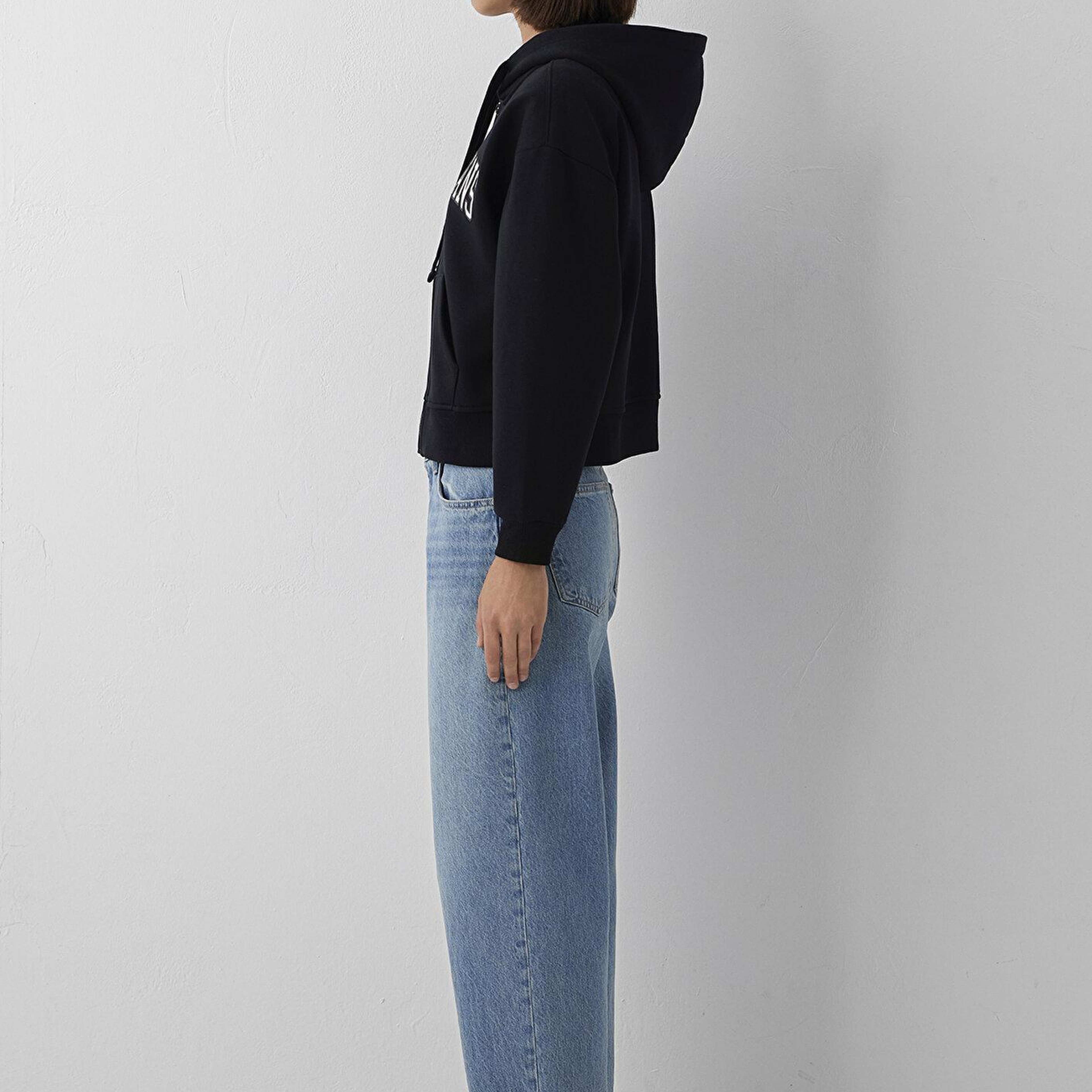 Mavi Kapüşonlu Siyah Sweatshirt 1S10587-900