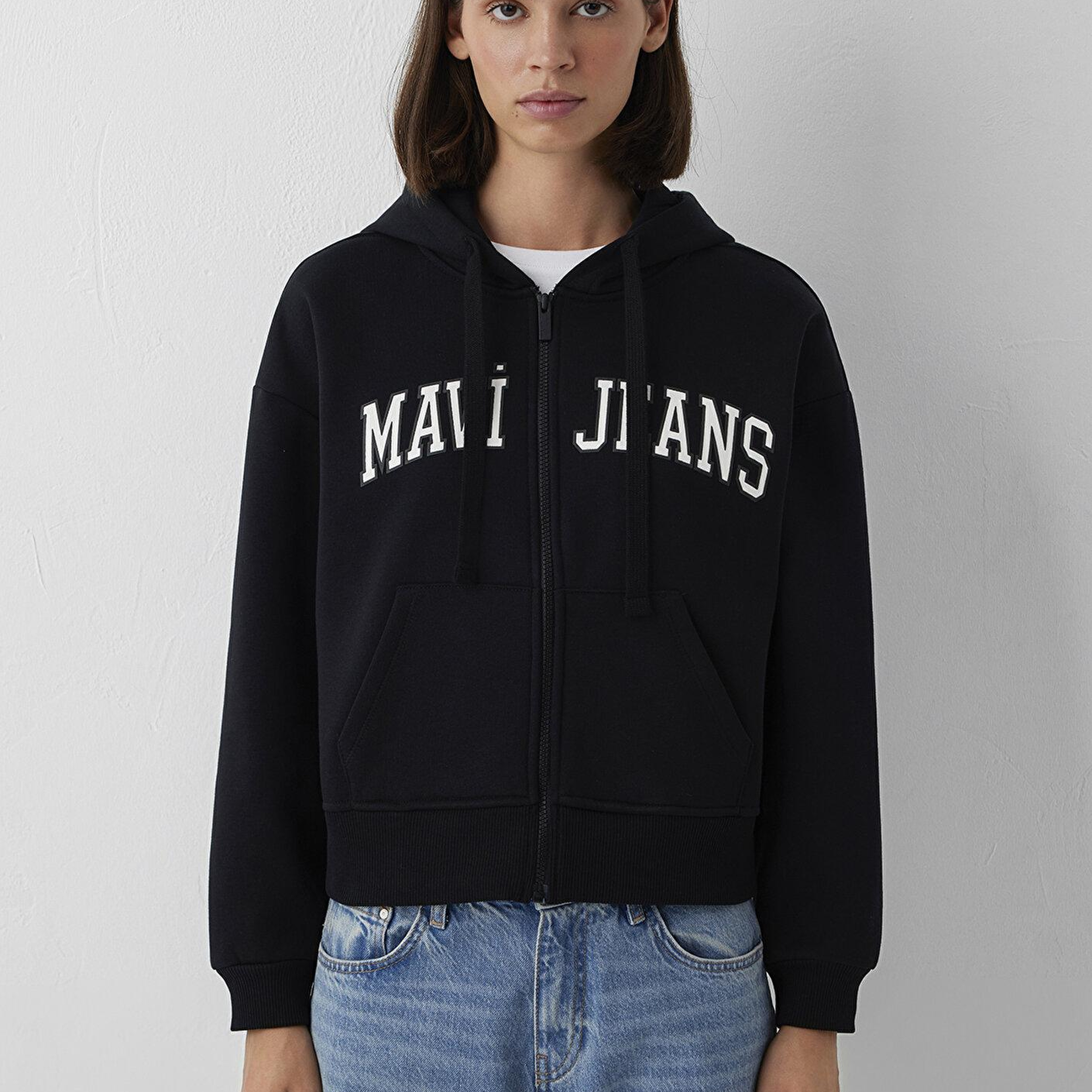 Mavi Kapüşonlu Siyah Sweatshirt 1S10587-900