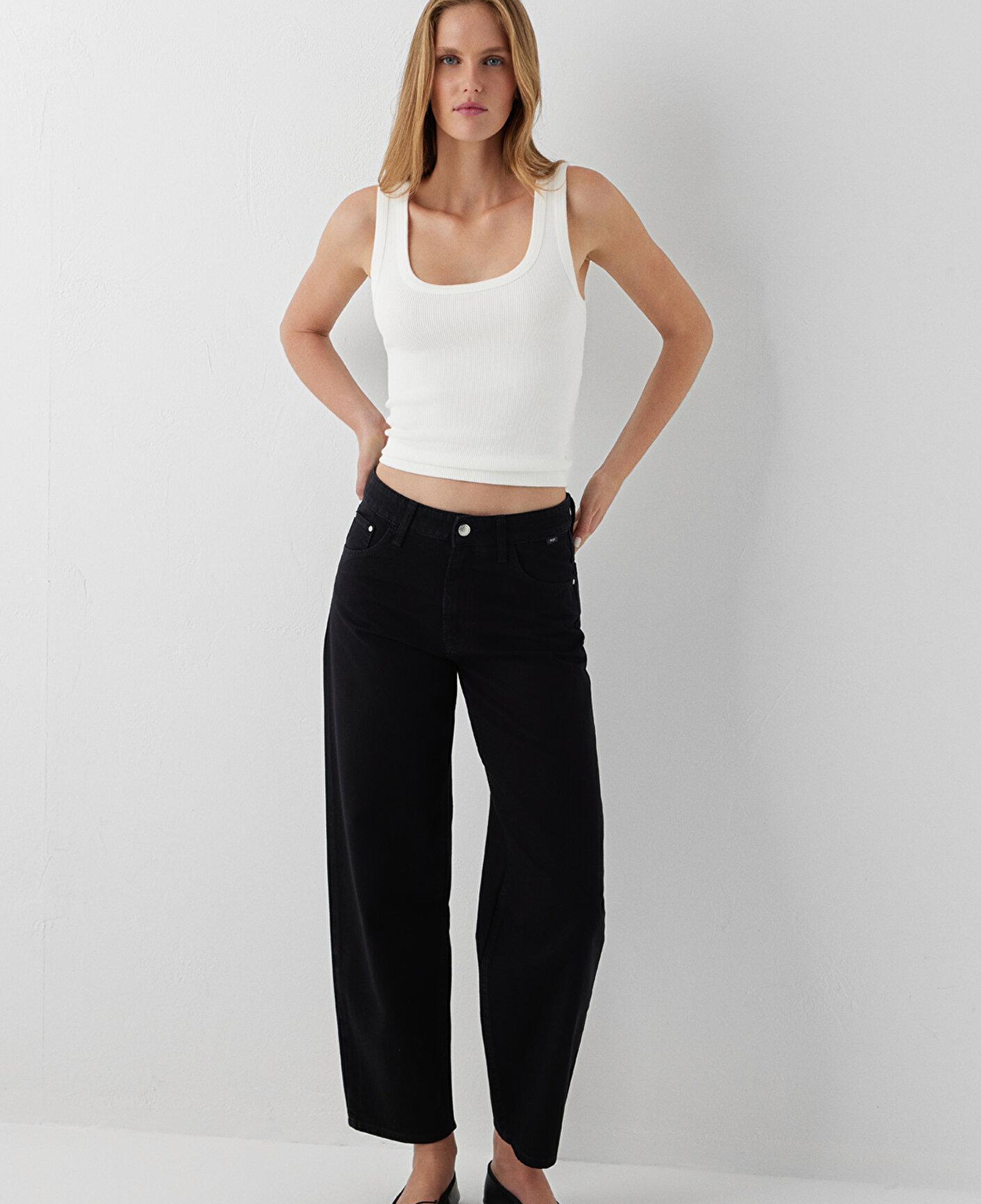 Mavi Leila Premium Blue Siyah Jean Pantolon 1010600-A6843