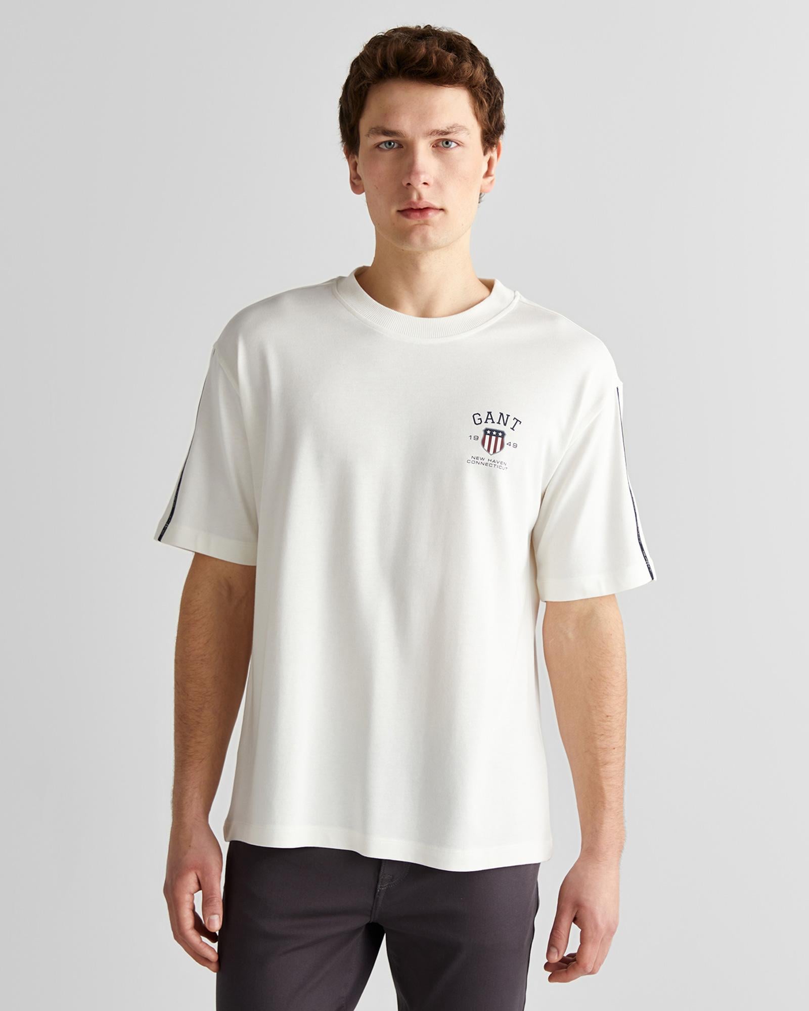 GANT Erkek Krem Relaxed Fit Bisiklet Yaka Logolu T-Shirt