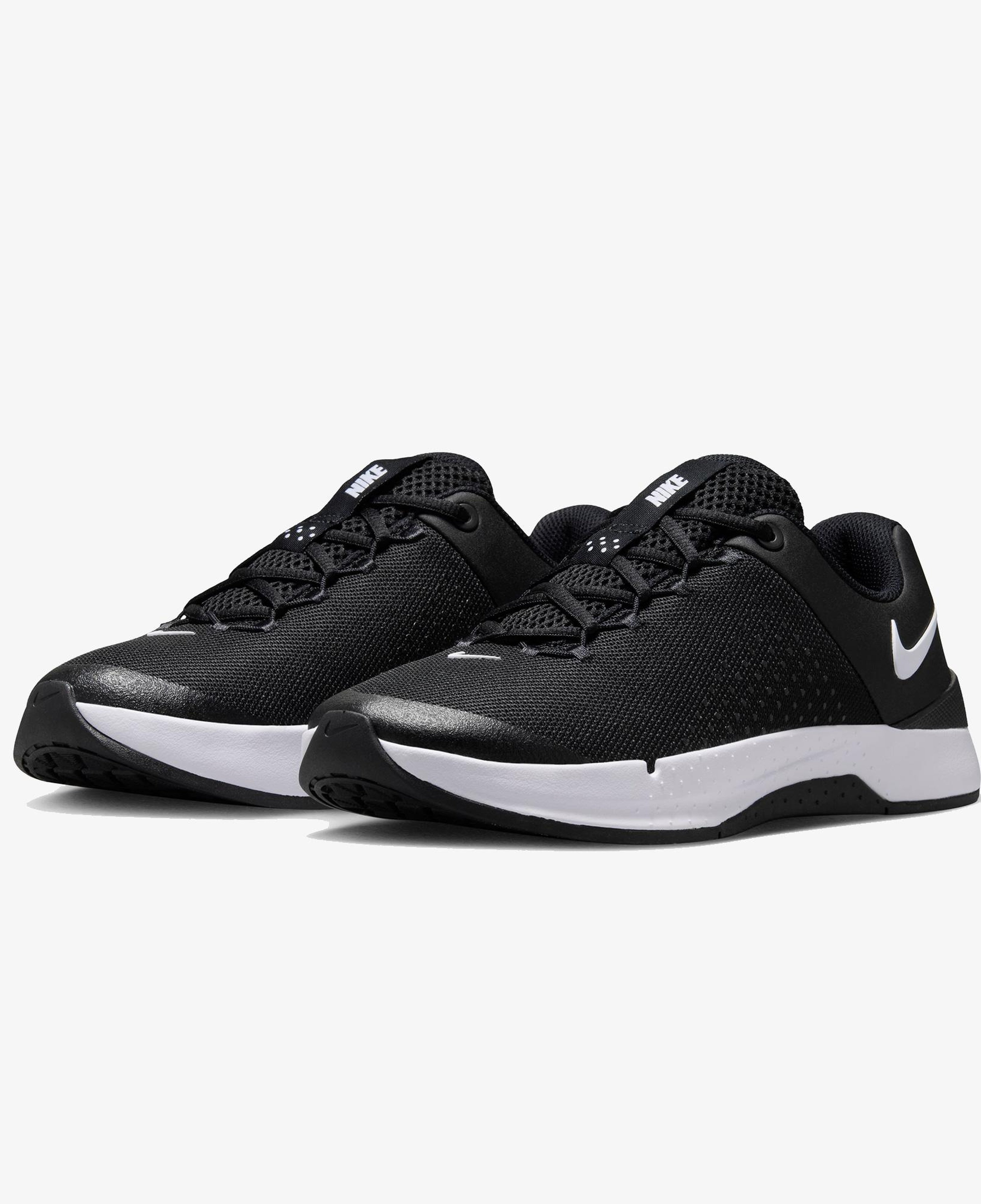 Nike MC Trainer 4 Kadın Siyah Spor Ayakkabı