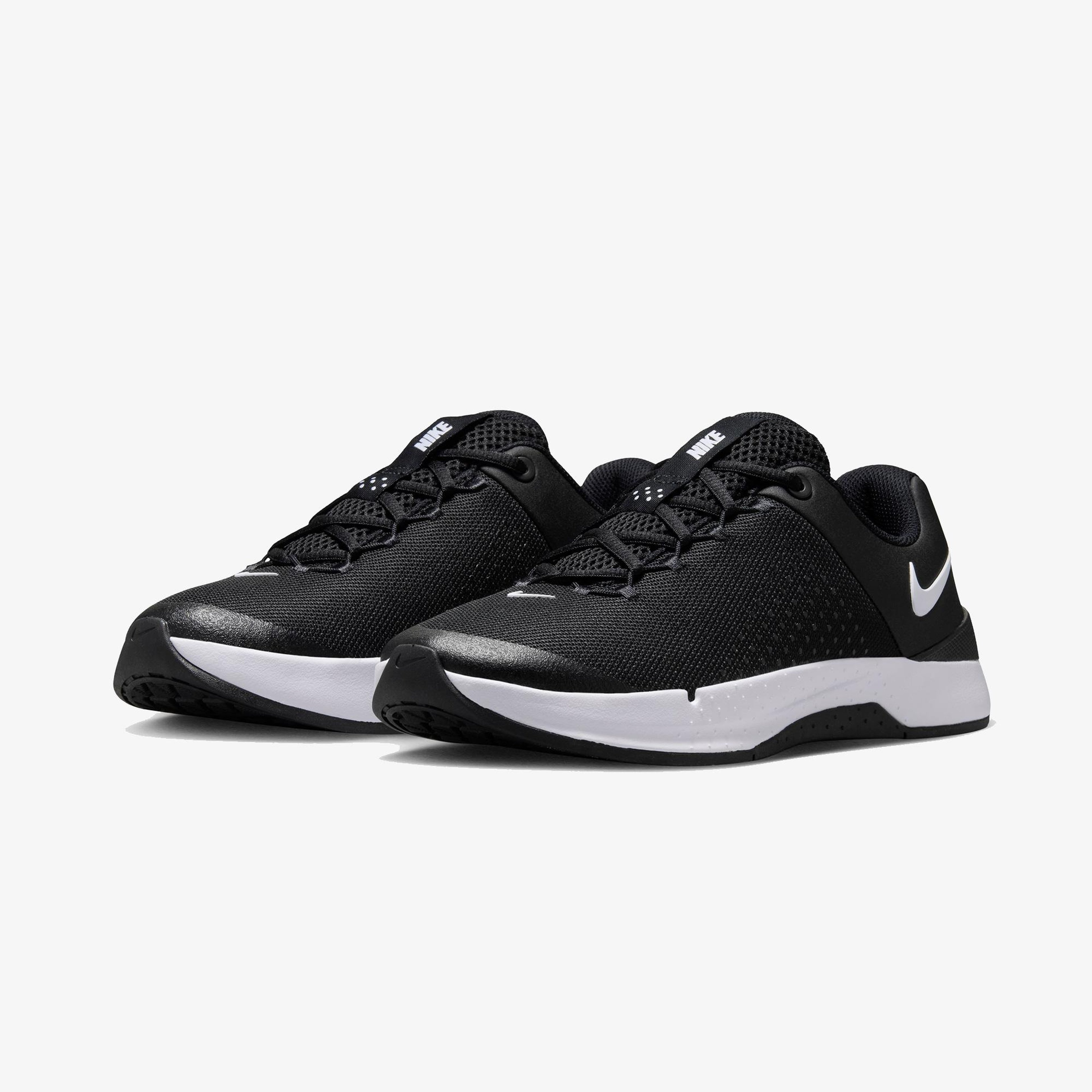 Nike MC Trainer 4 Kadın Siyah Spor Ayakkabı