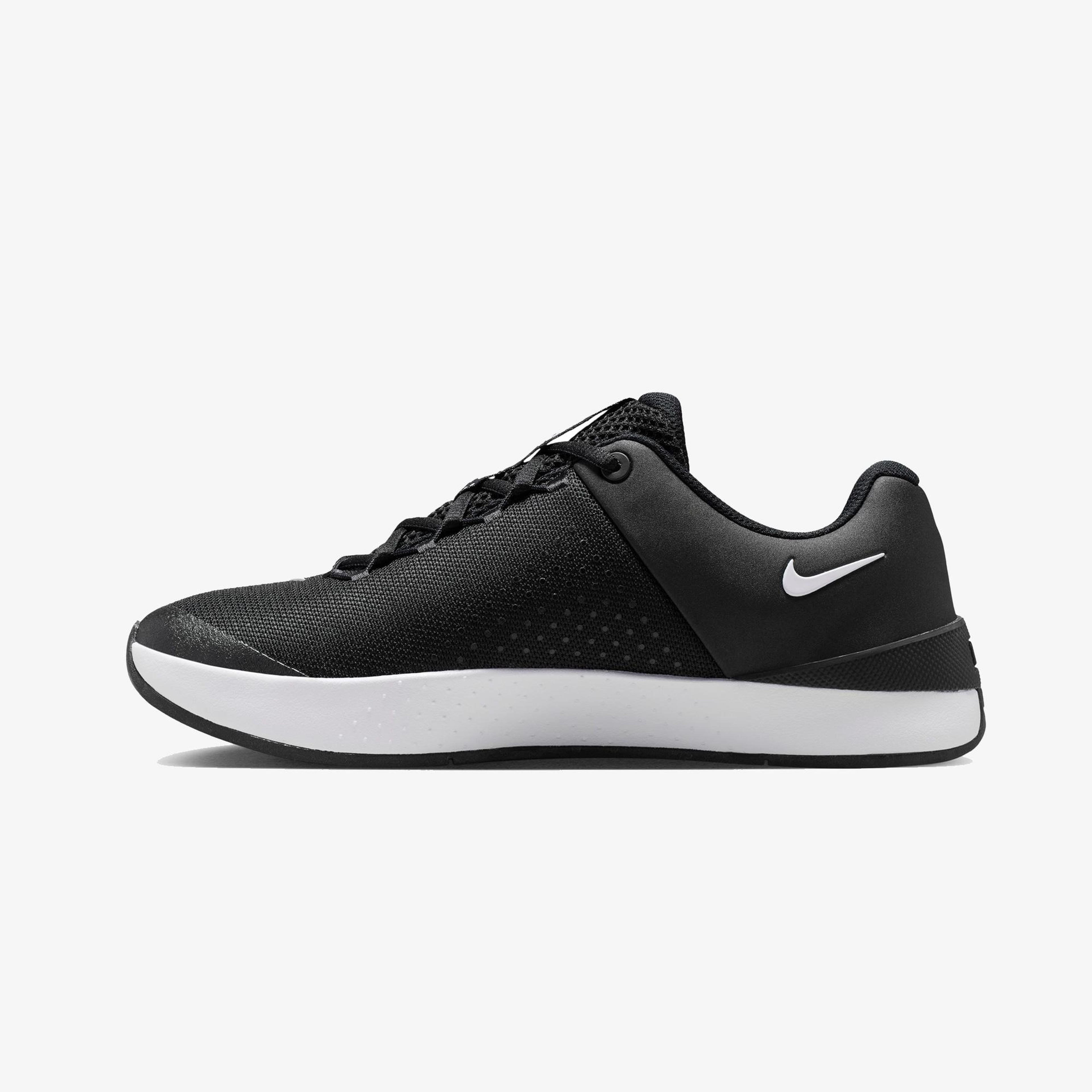 Nike MC Trainer 4 Kadın Siyah Spor Ayakkabı