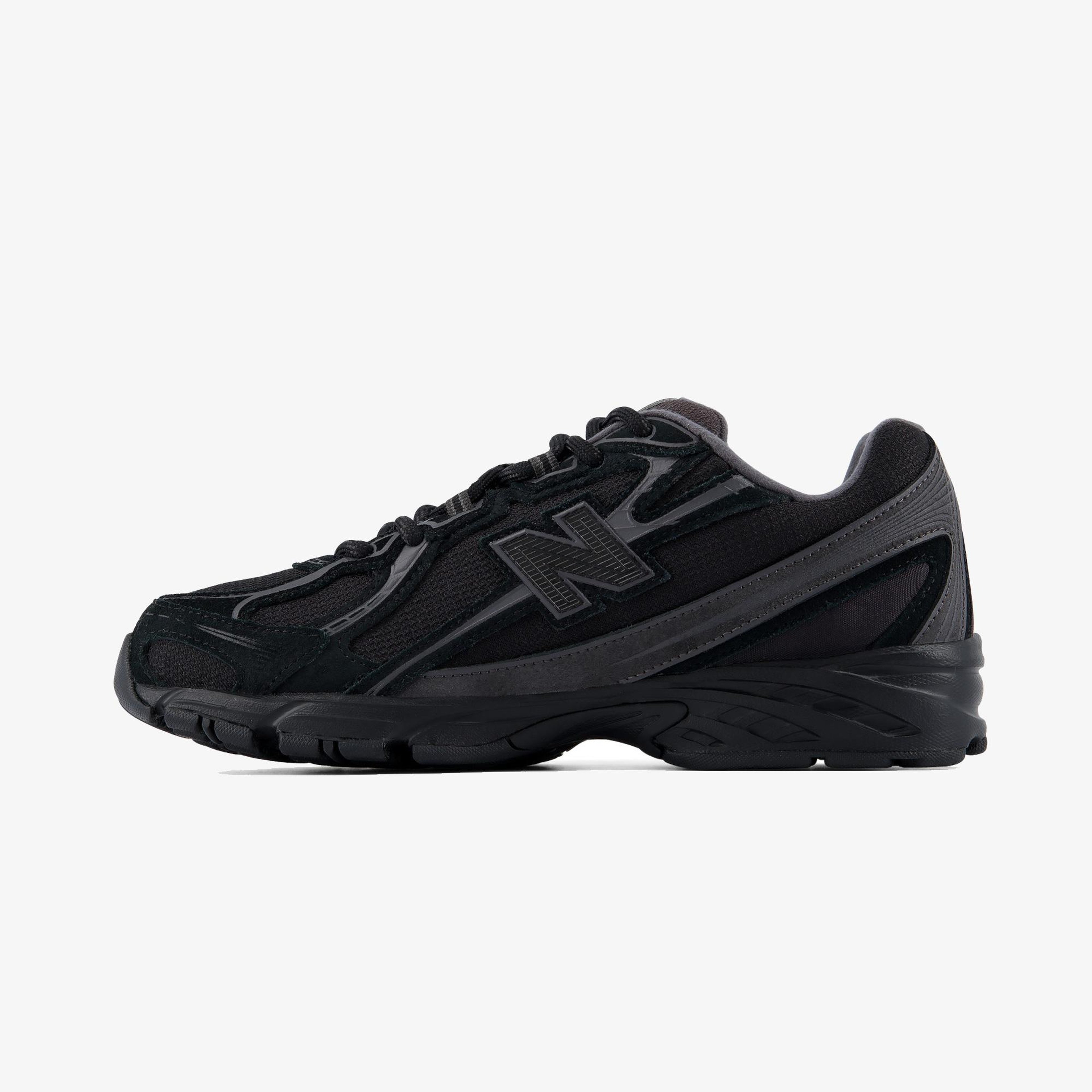 New Balance 740 Kadın Siyah Spor Ayakkabı
