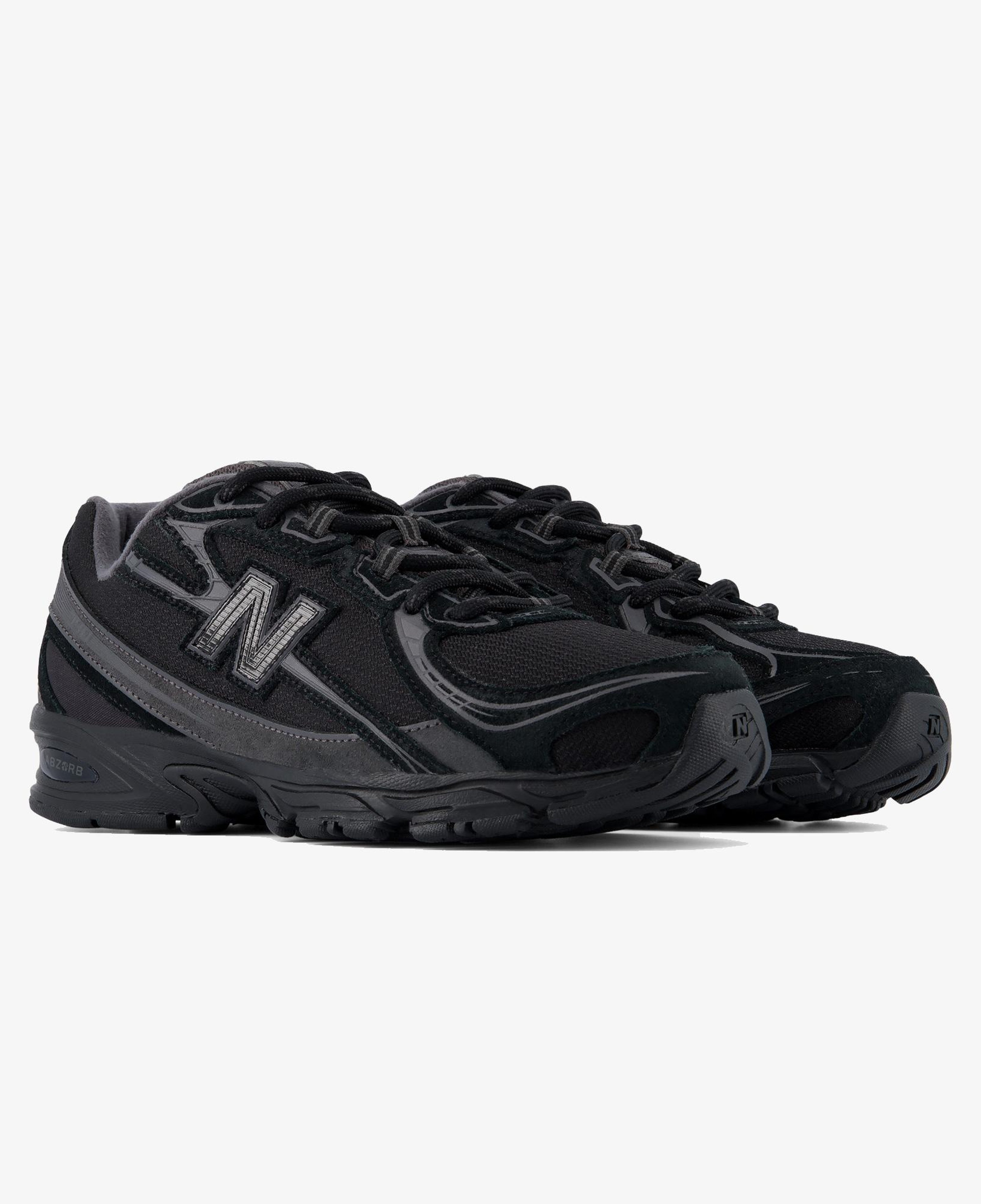 New Balance 740 Kadın Siyah Spor Ayakkabı