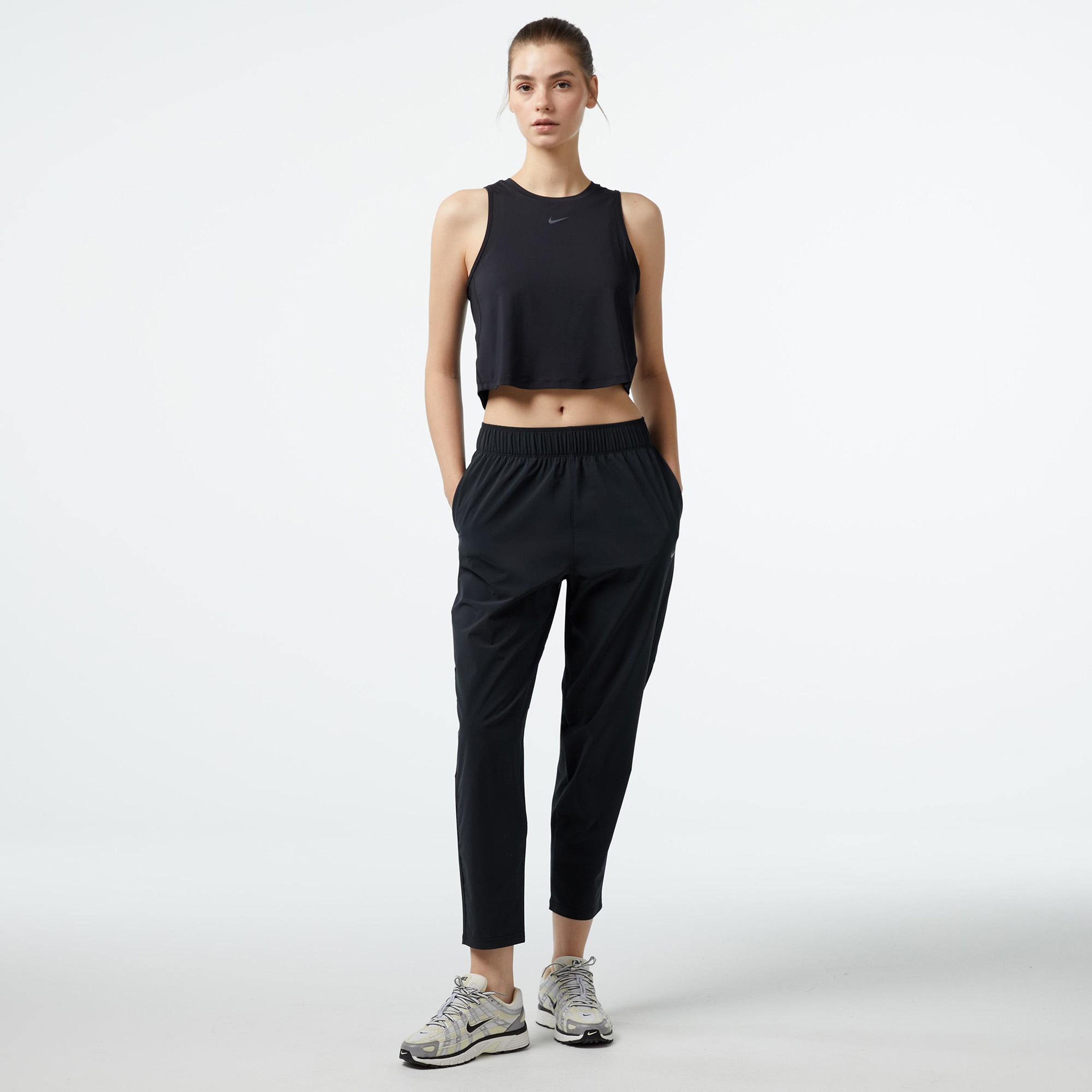 Nike One Classic Dri-Fit Crop Kadın Siyah Kolsuz T-Shirt