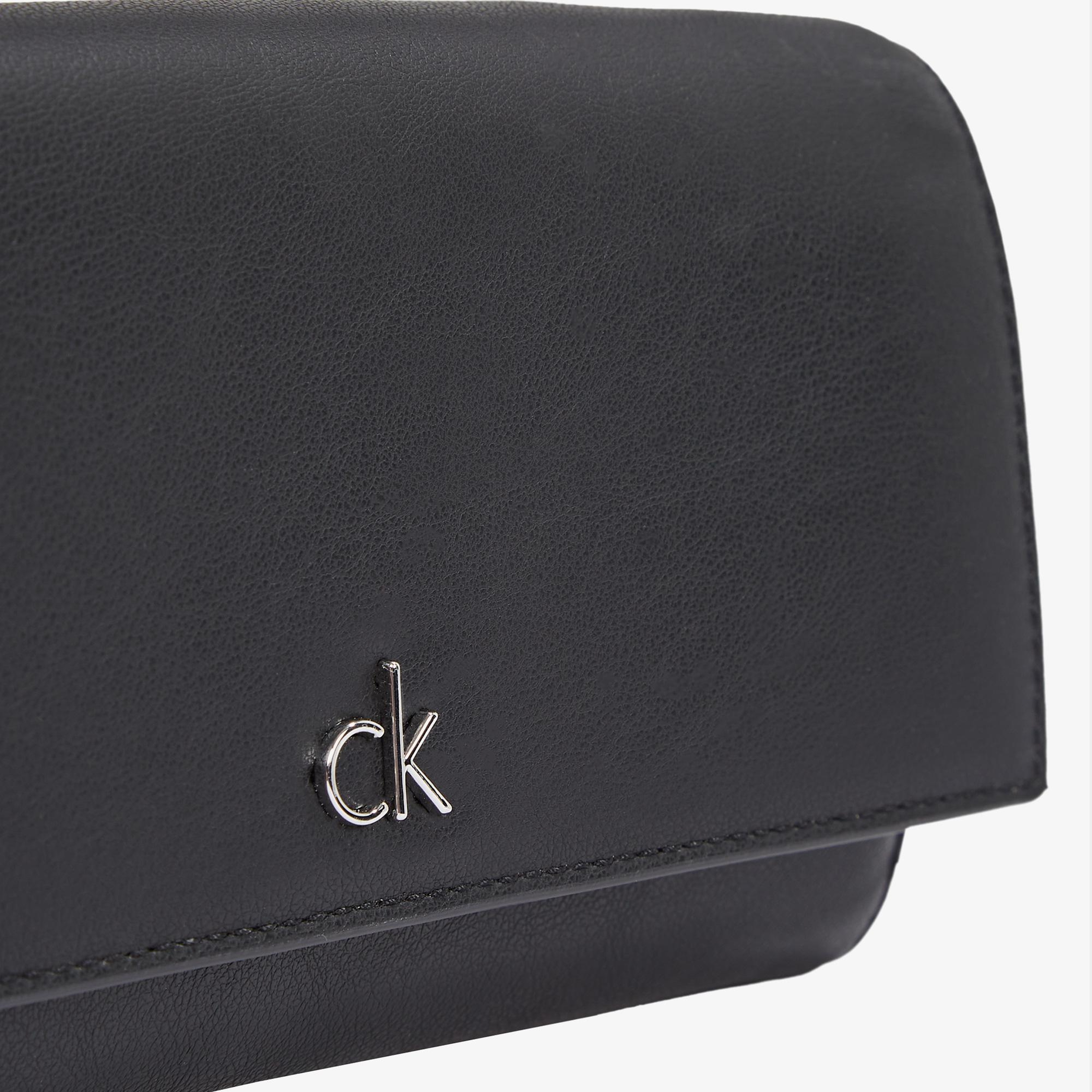 Calvin Klein Daily Mini Kadın Siyah Çapraz Çanta