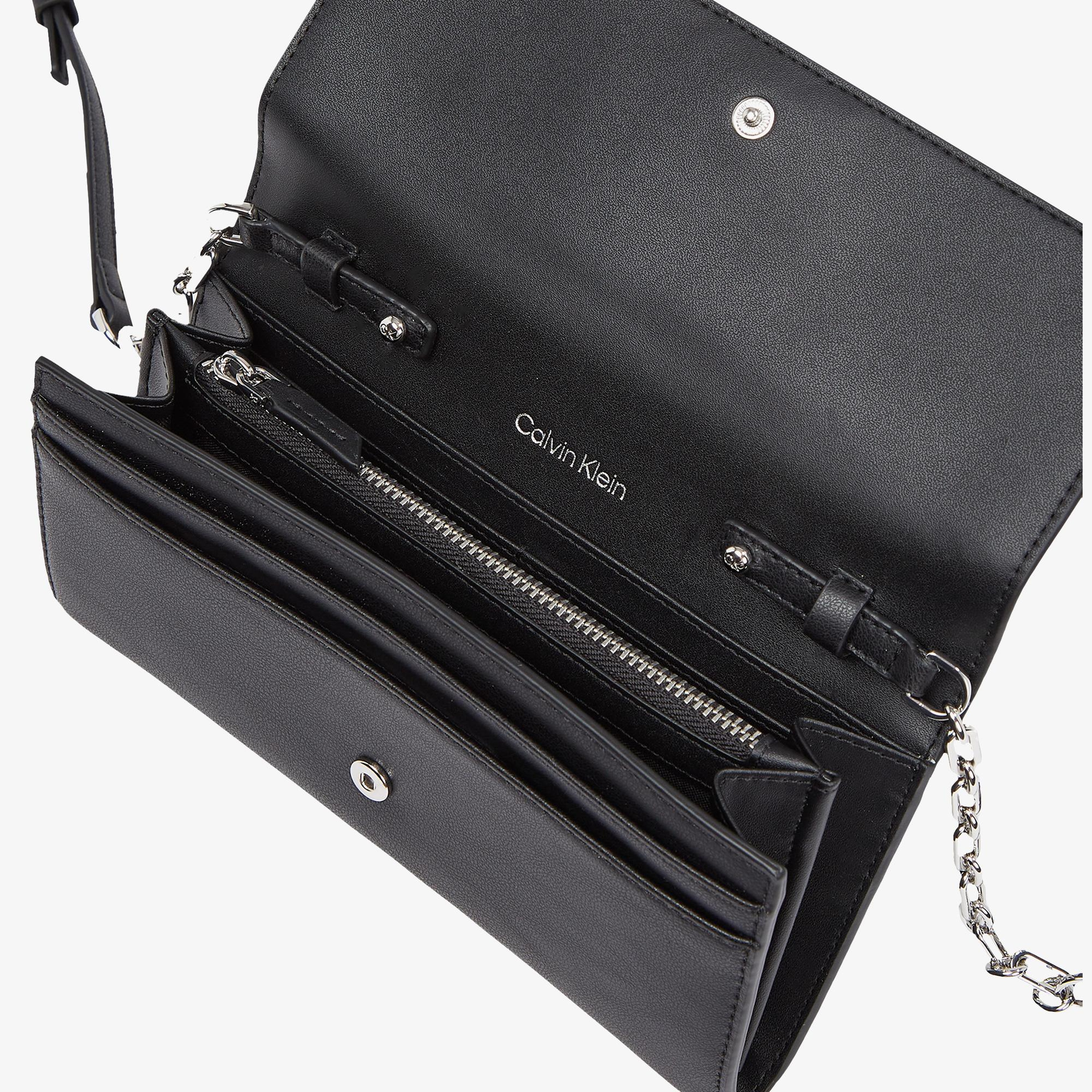Calvin Klein Daily Mini Kadın Siyah Çapraz Çanta
