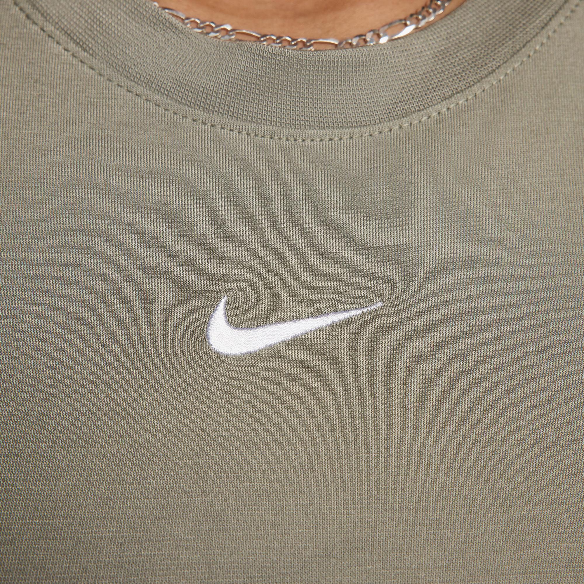 Nike Sportswear Essential Kadın Yeşil T-Shirt