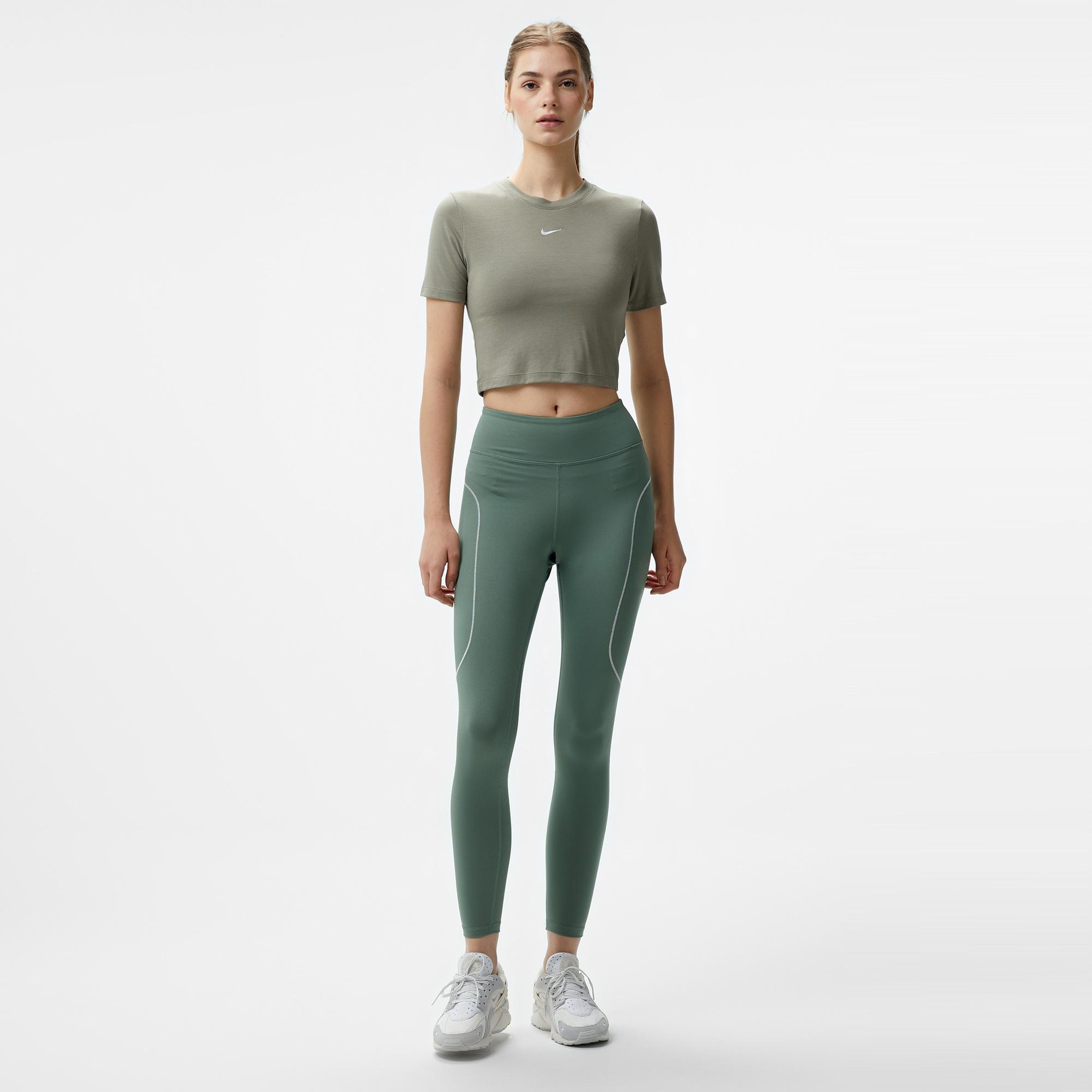 Nike Sportswear Essential Kadın Yeşil T-Shirt
