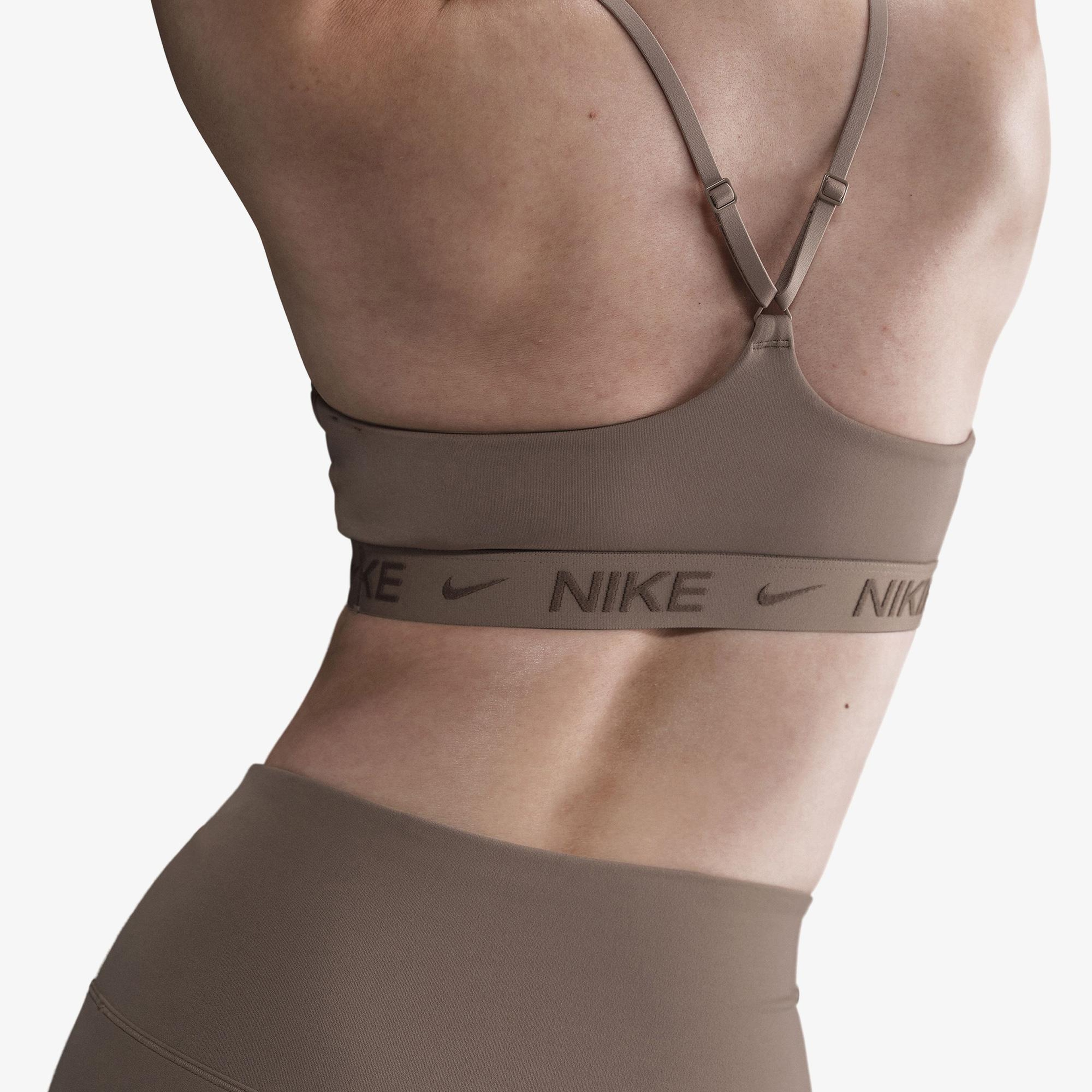 Nike Dri-Fit Indy Hafif Destekli Kadın Kahverengi Bra