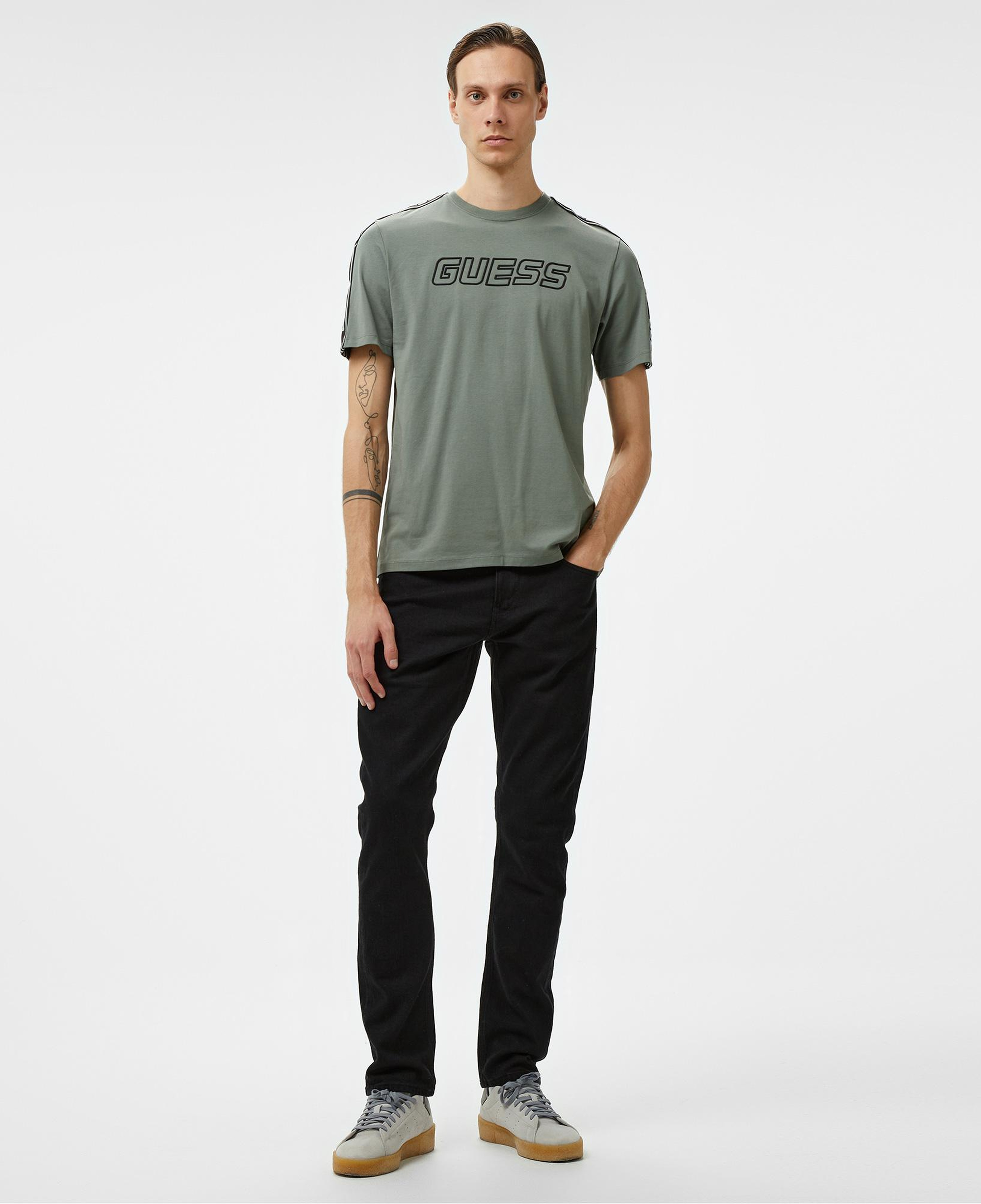 Guess Arlo Mid Organic Stretch Jersey 180 Erkek Haki T-Shirt