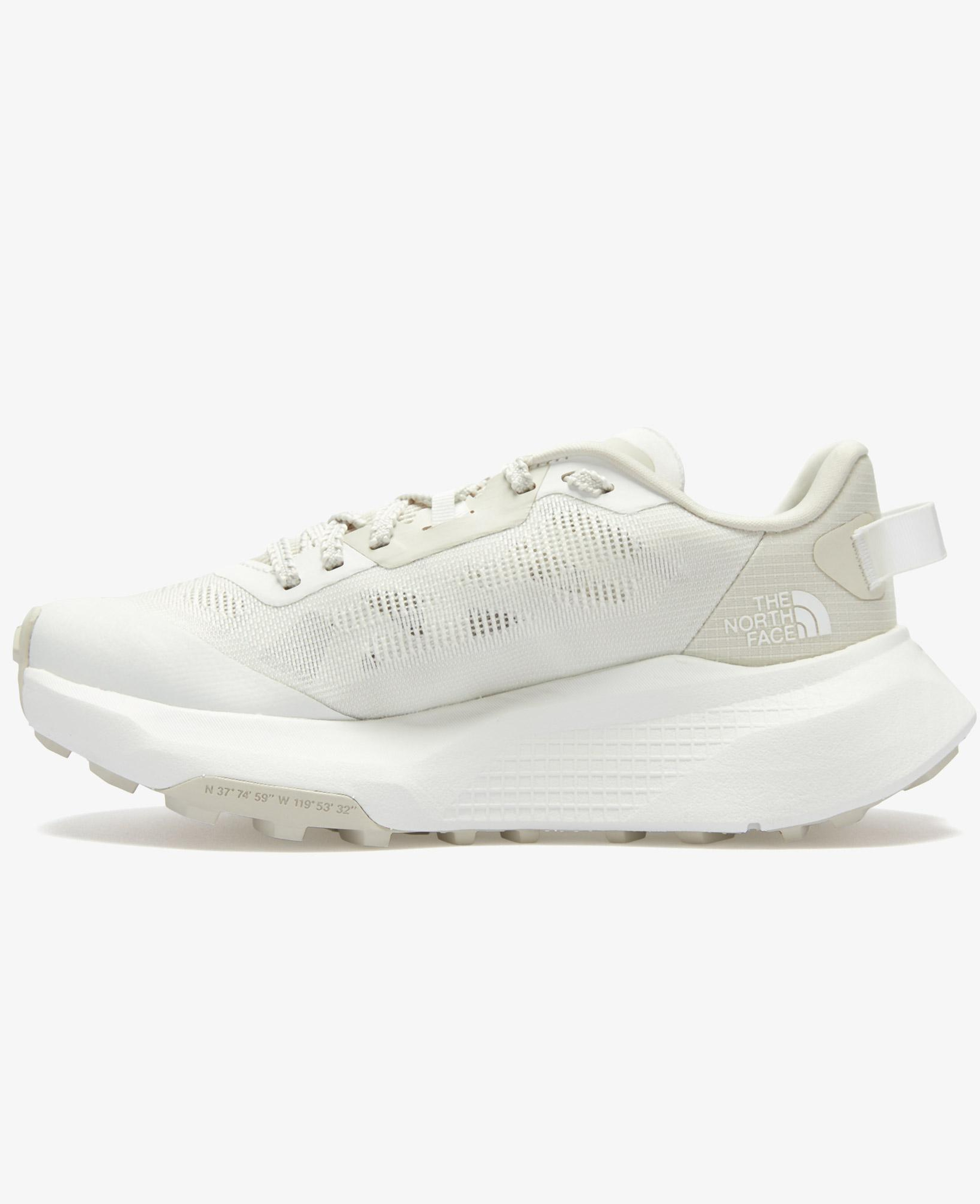 The North Face Altamesa 300 V2 Kadın Beyaz Patika Koşusu Ayakkabısı