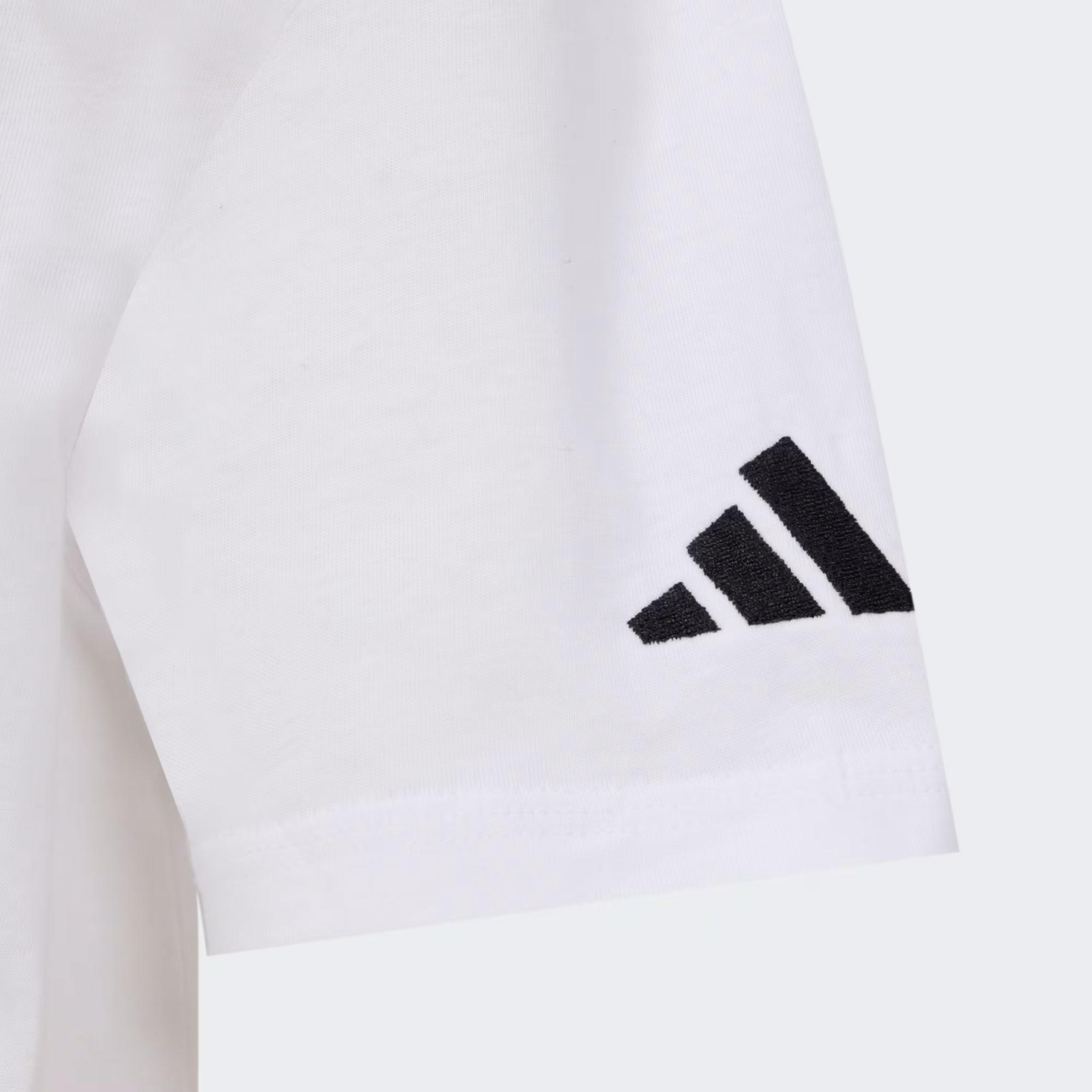 adidas Manşetlerde Yine Biz Grafik Çocuk Beyaz T-Shirt