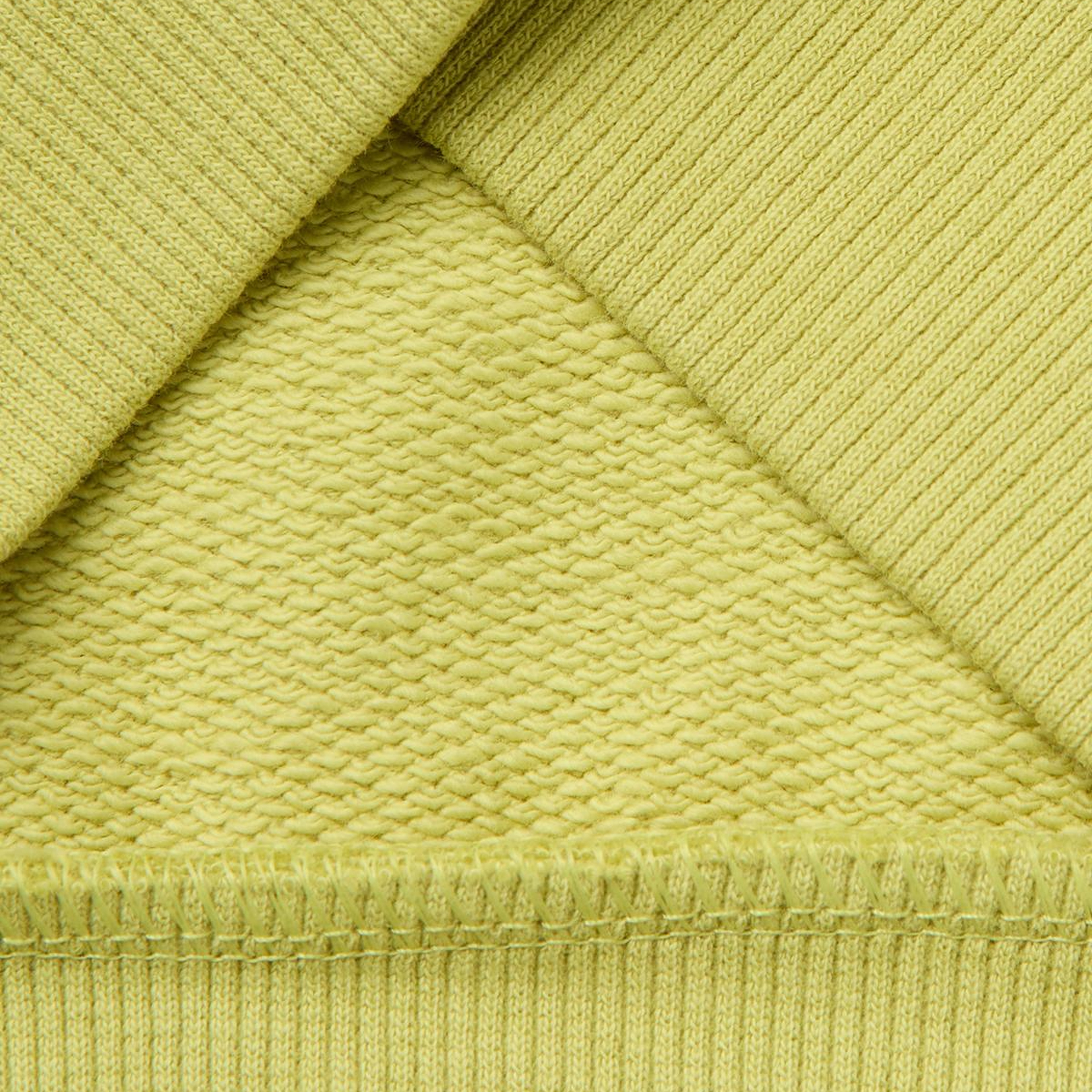 Erkek Çocuk Fıstık Yeşili Önü İşlemeli Ribanalı Renk Bloklu Bisiklet Yaka Sweatshirt