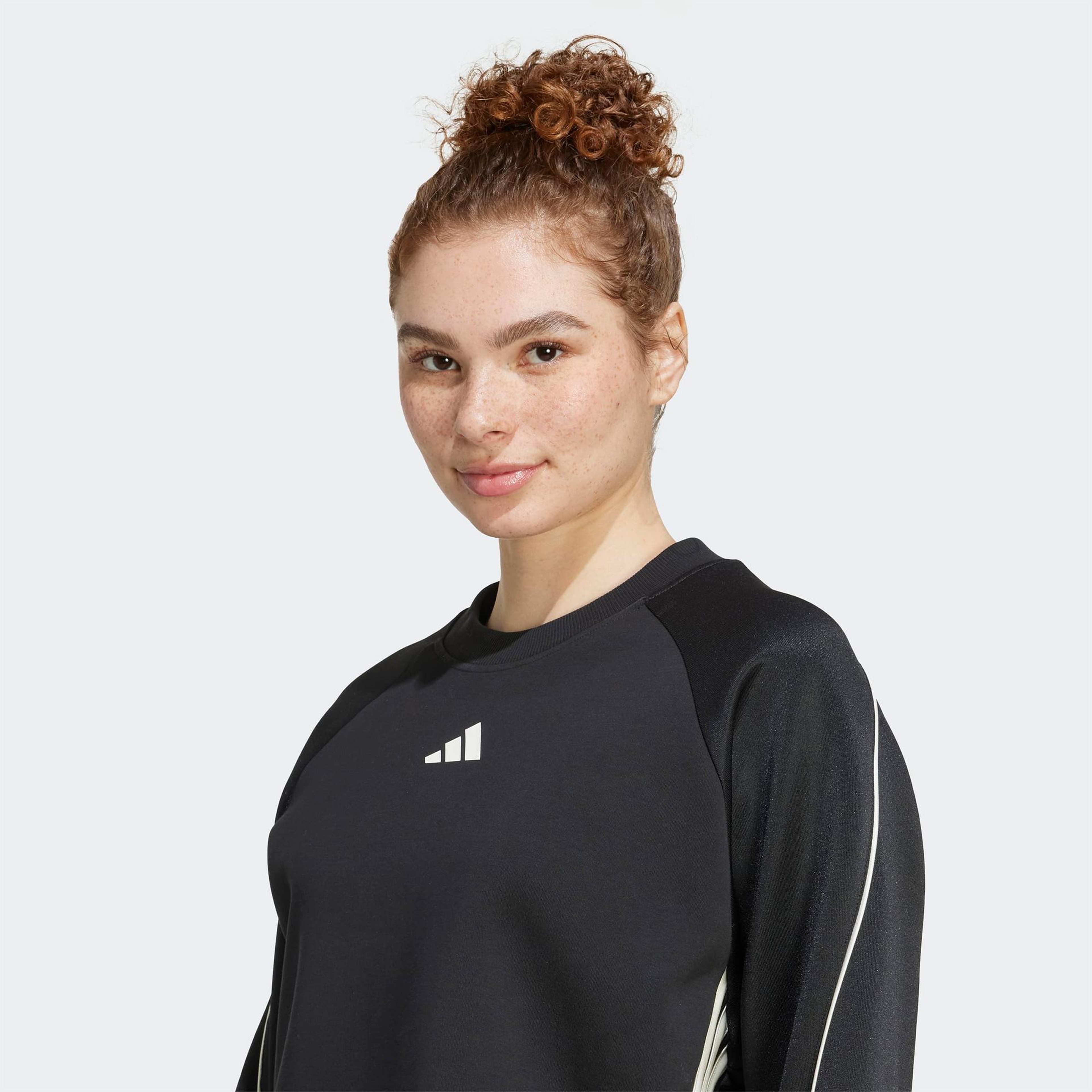 adidas Stadium 3 Stripes Bisiklet Yaka Kadın Siyah Sweatshirt