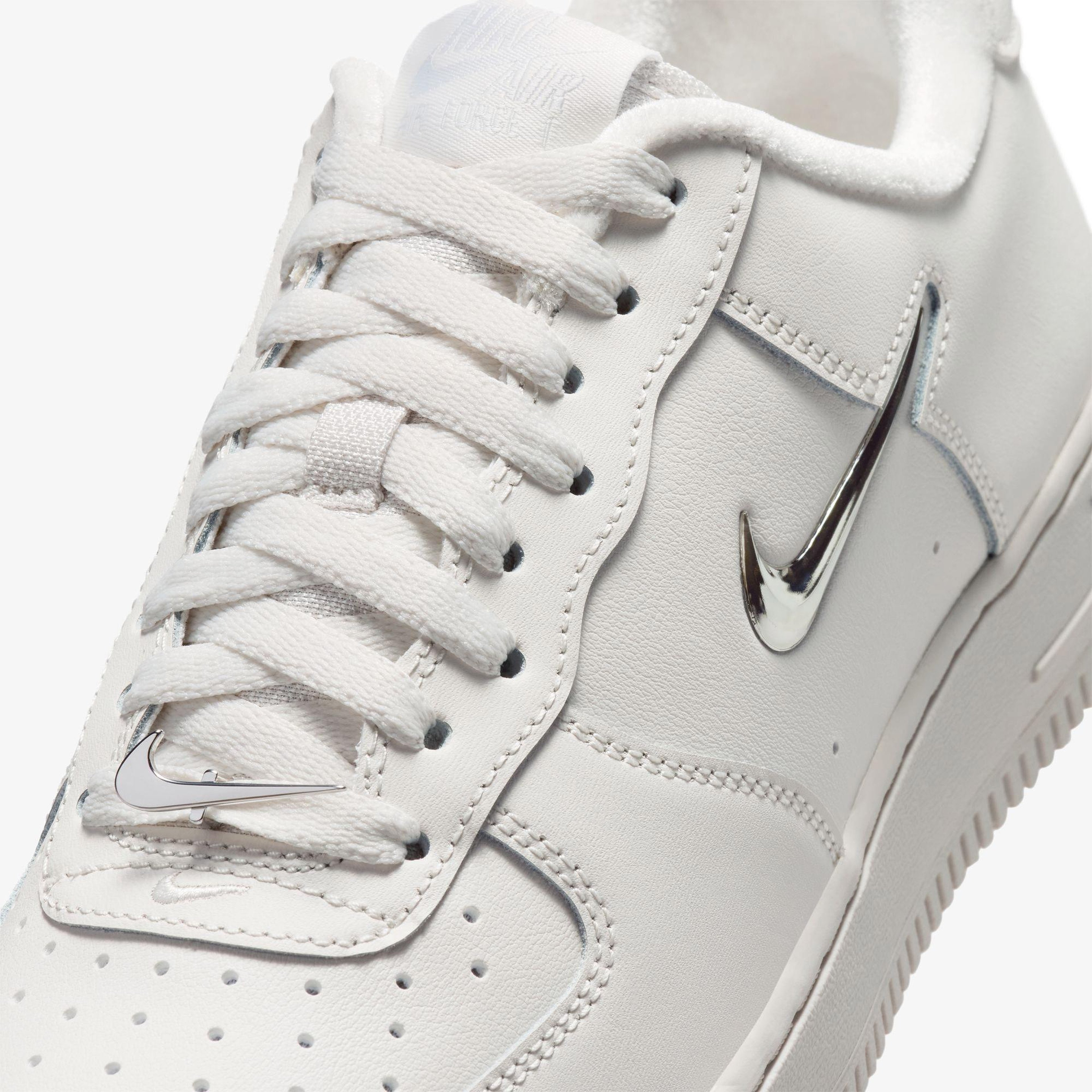 Nike Air Force 1 '07 Kadın Beyaz Spor Ayakkabı