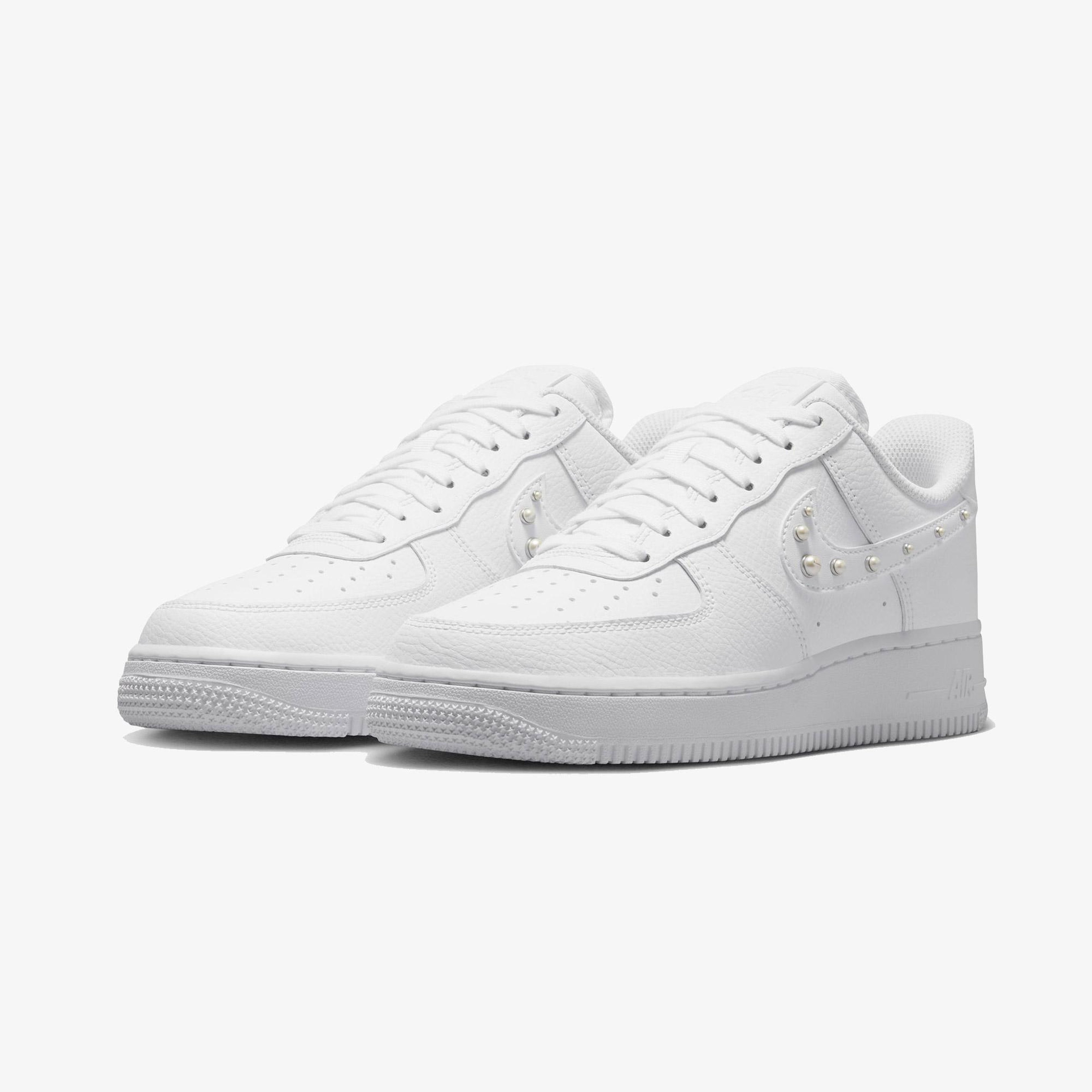 Nike Air Force 1 '07 Kadın Beyaz Spor Ayakkabı