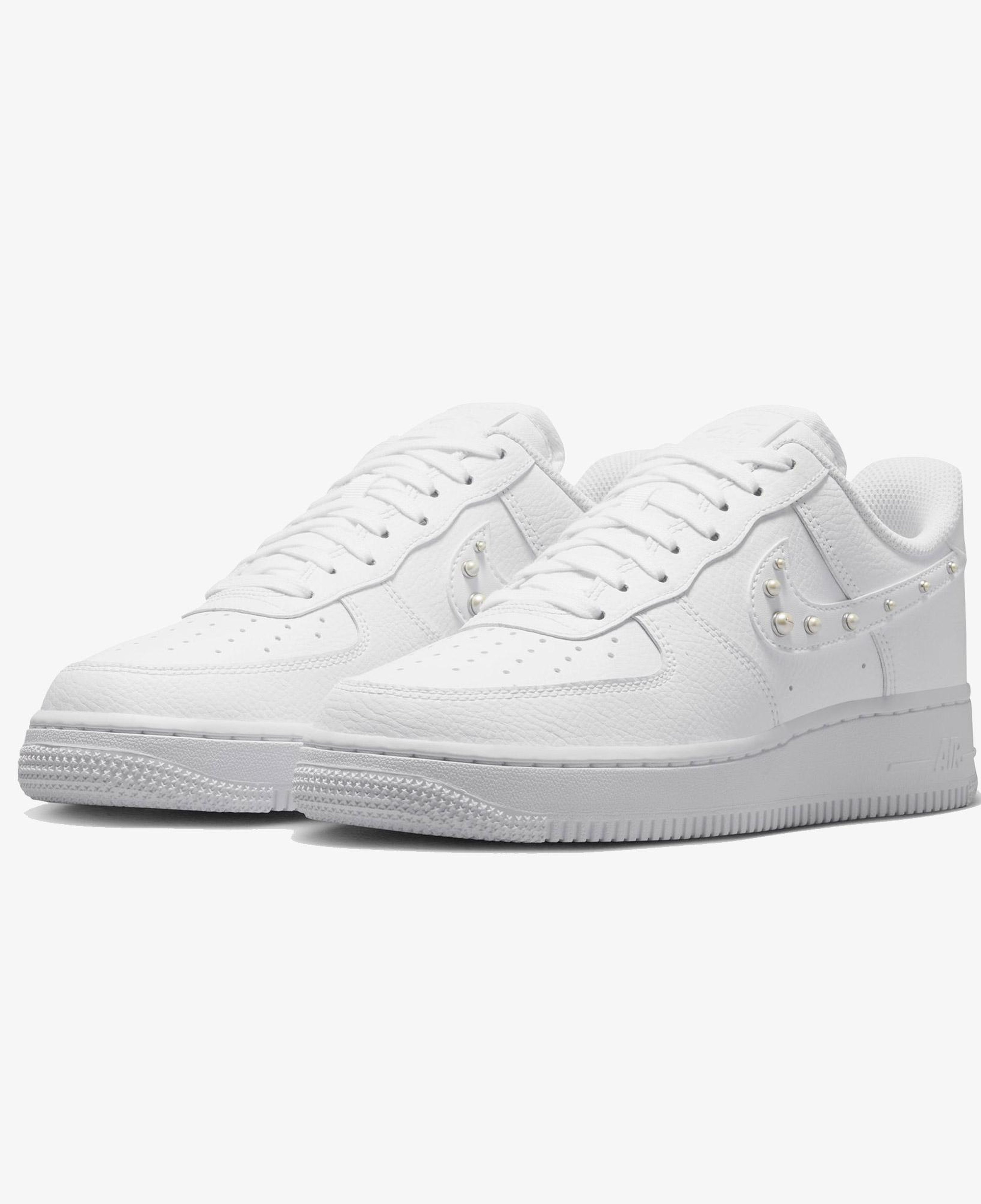 Nike Air Force 1 '07 Kadın Beyaz Spor Ayakkabı
