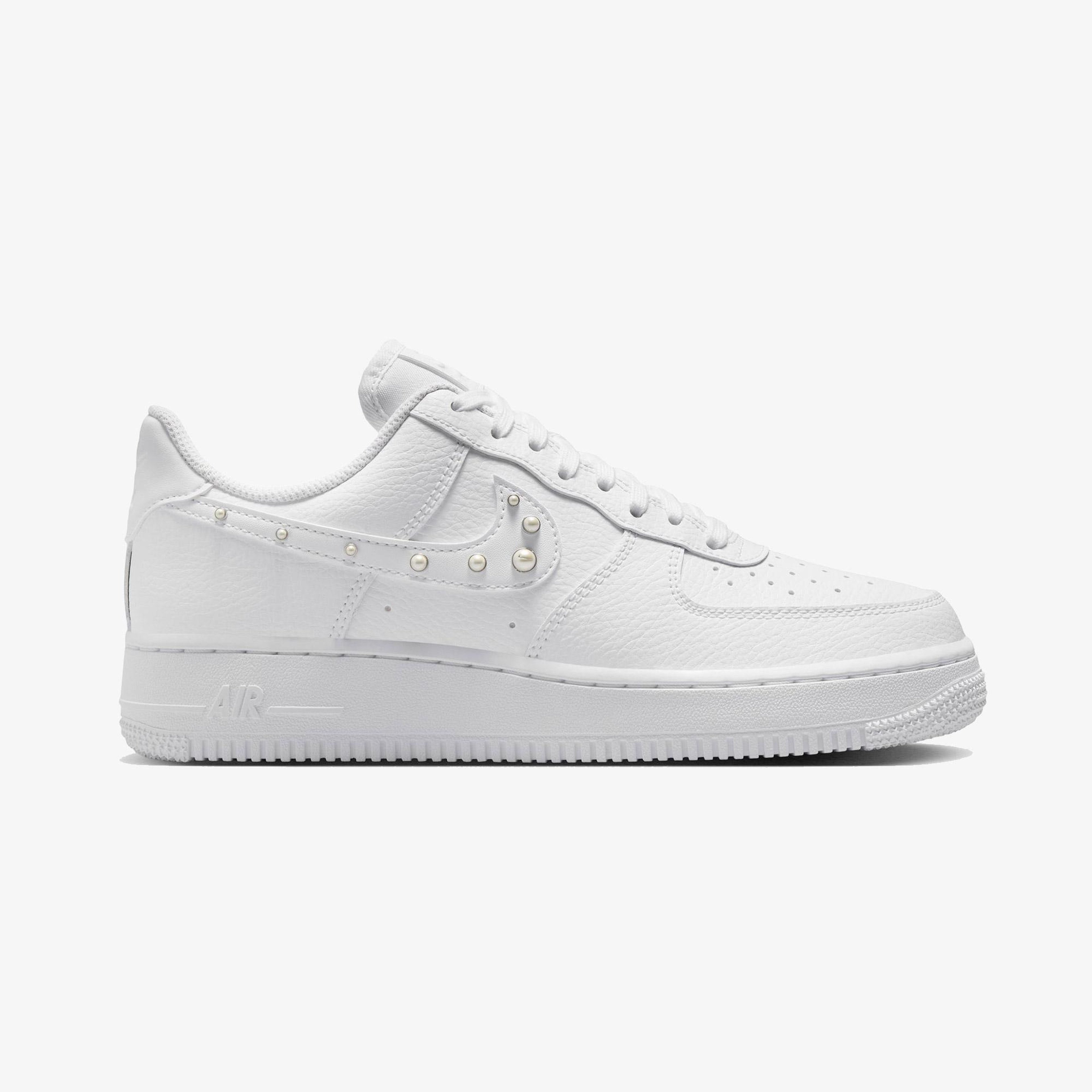 Nike Air Force 1 '07 Kadın Beyaz Spor Ayakkabı