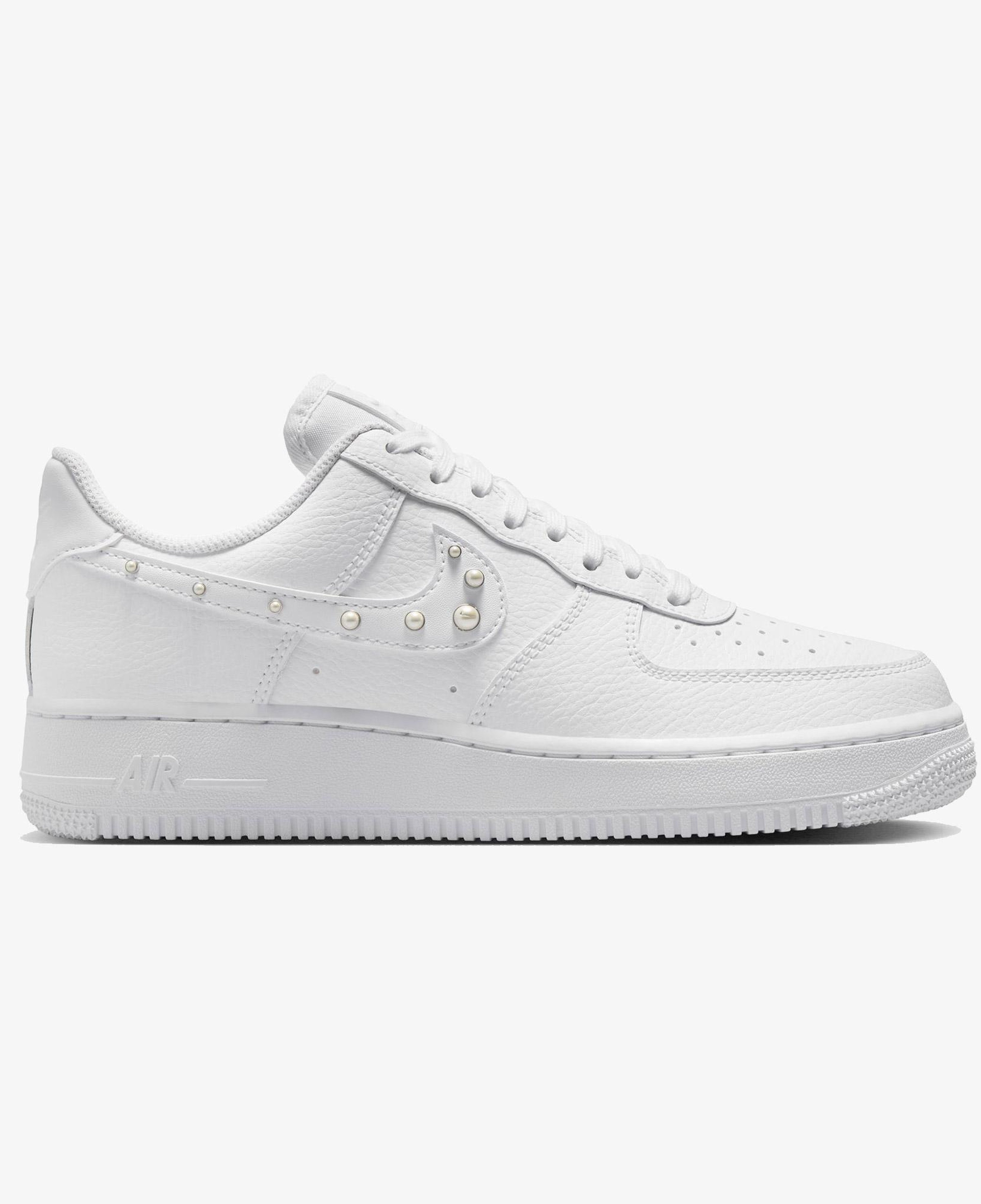 Nike Air Force 1 '07 Kadın Beyaz Spor Ayakkabı