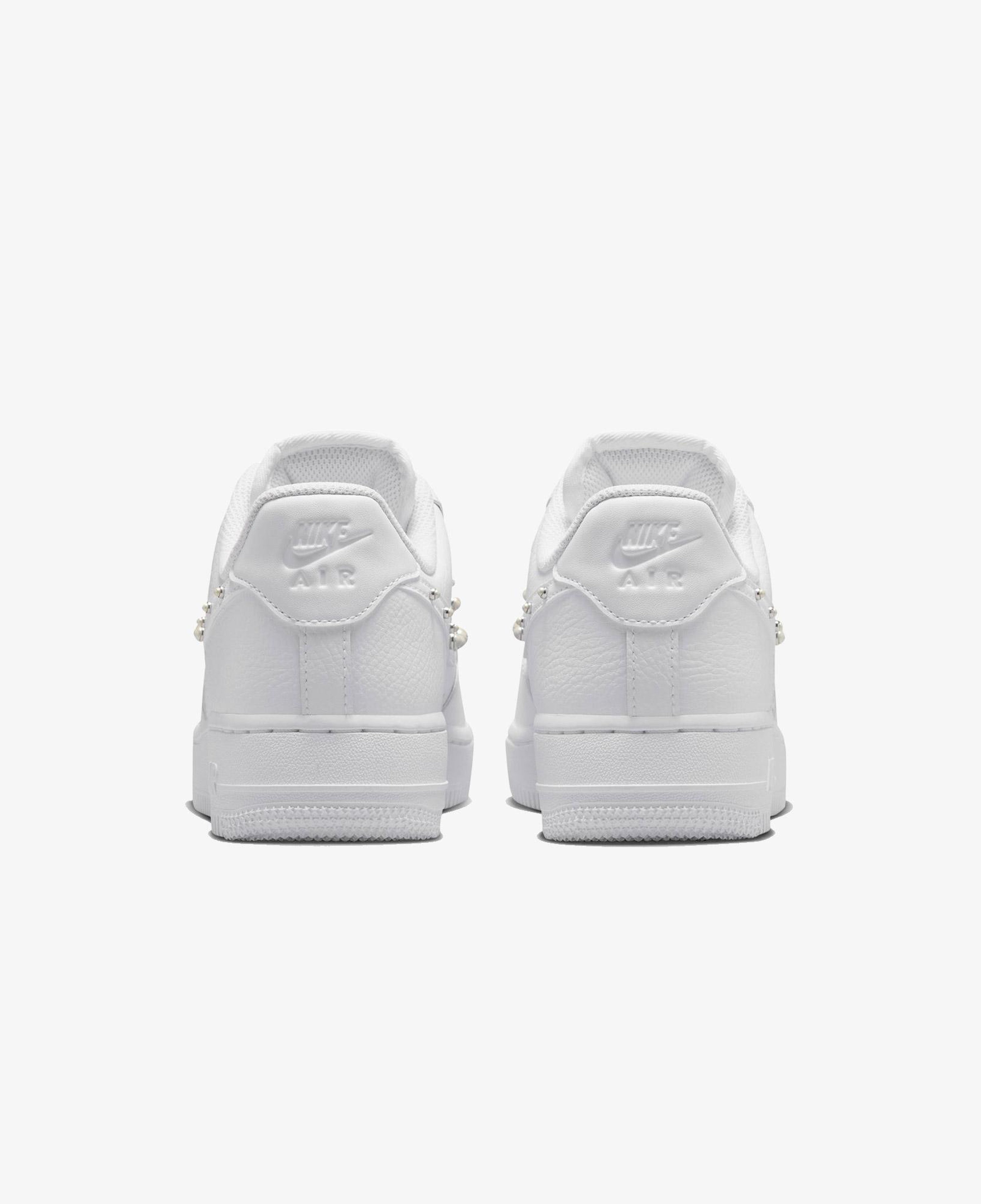 Nike Air Force 1 '07 Kadın Beyaz Spor Ayakkabı
