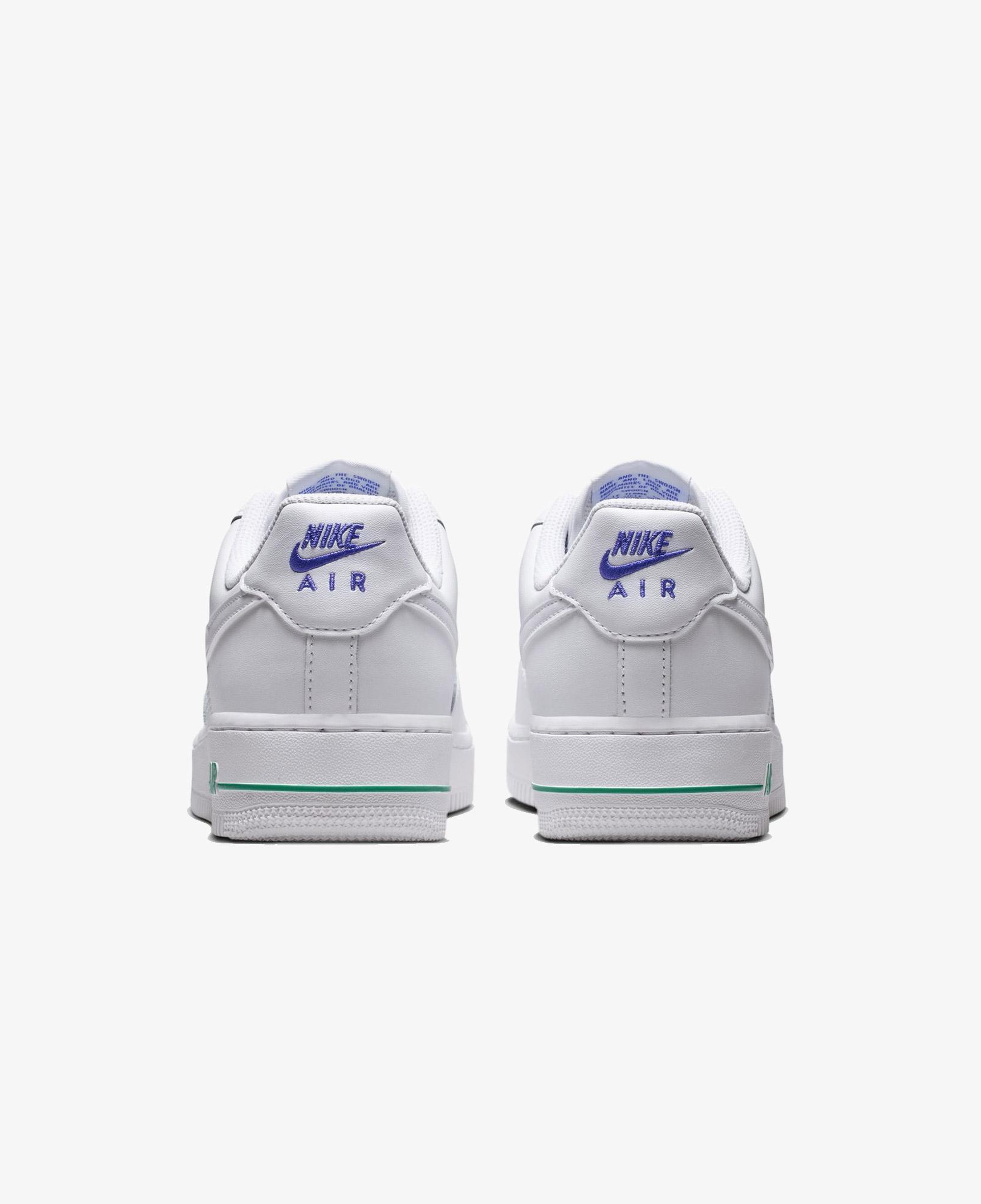 Nike Air Force 1 '07 SE Kadın Beyaz Spor Ayakkabı