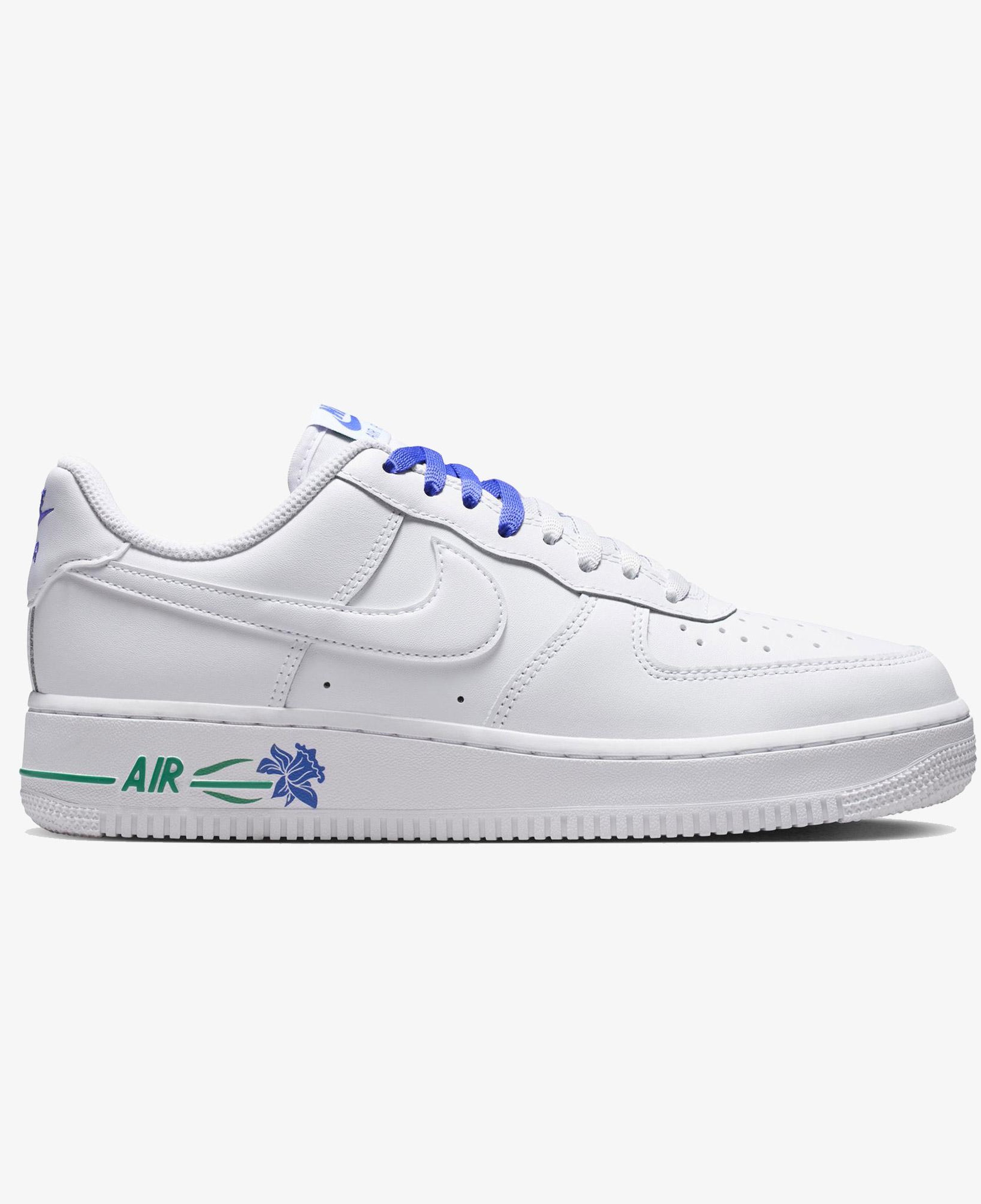 Nike Air Force 1 '07 SE Kadın Beyaz Spor Ayakkabı