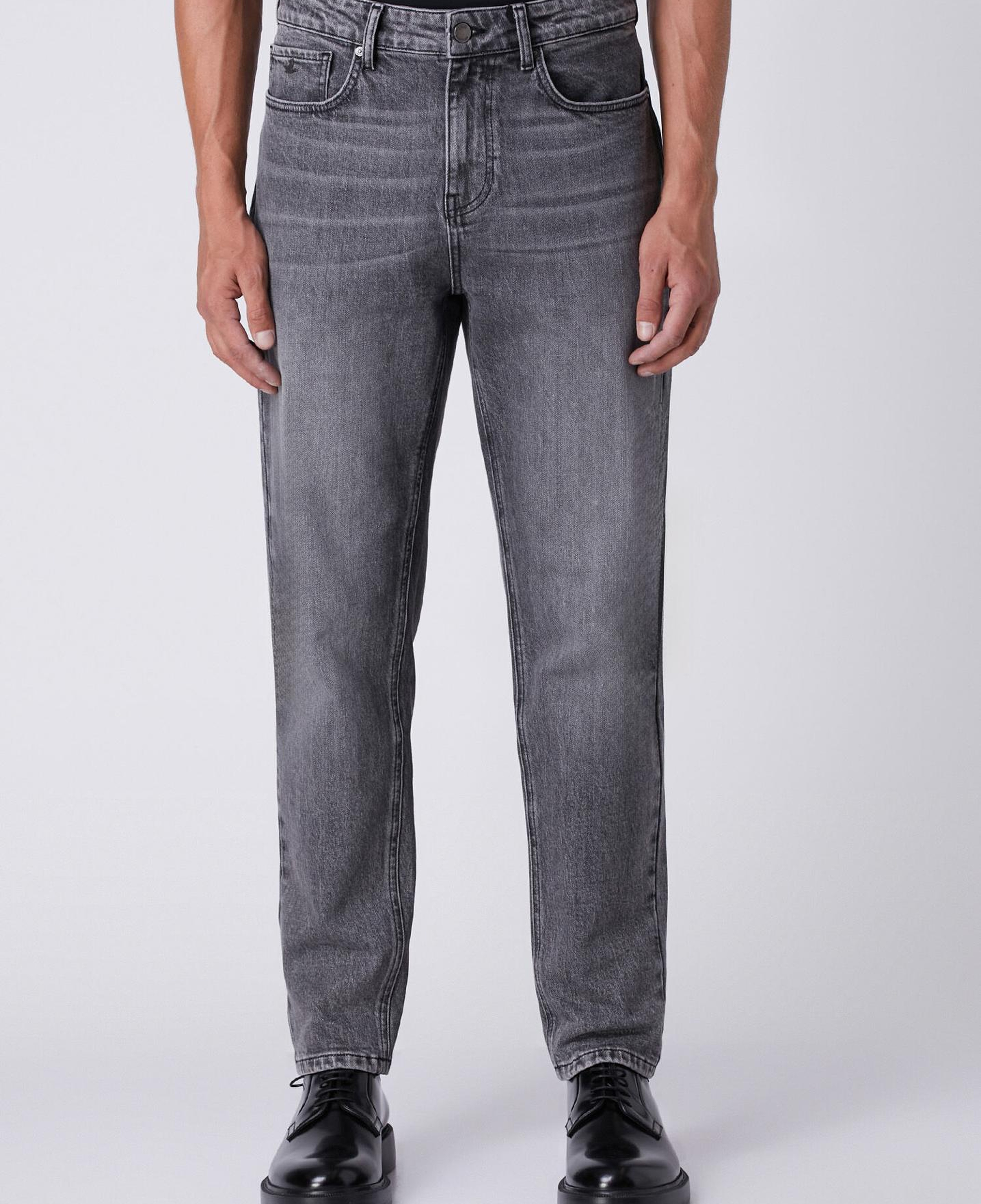 Beymen Club Erkek Tapered Fit Gri Açık Yıkama Lycralı Jean Pantolon