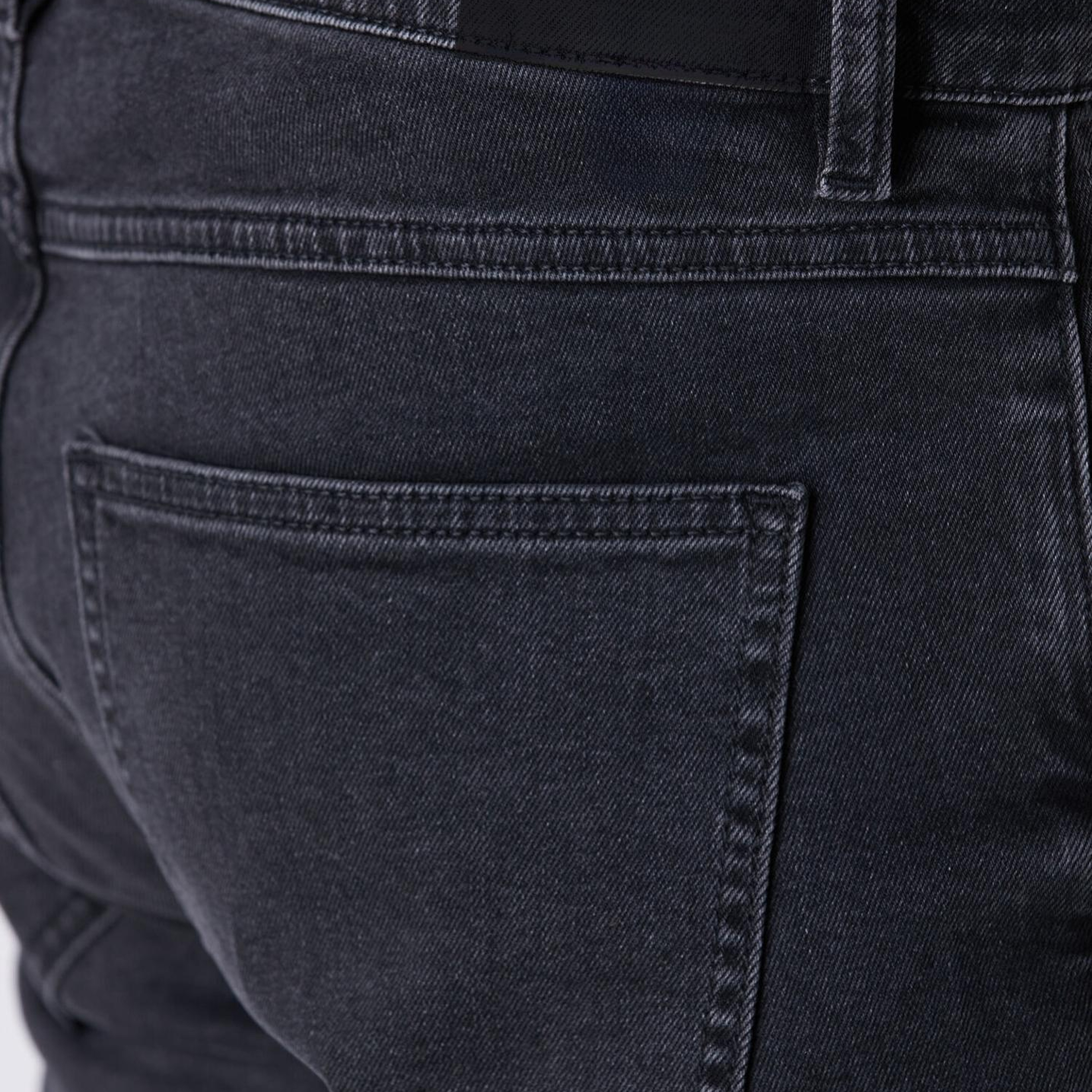 Beymen Club Erkek Slim Fit Koyu Yıkamalı Siyah Jean Pantolon