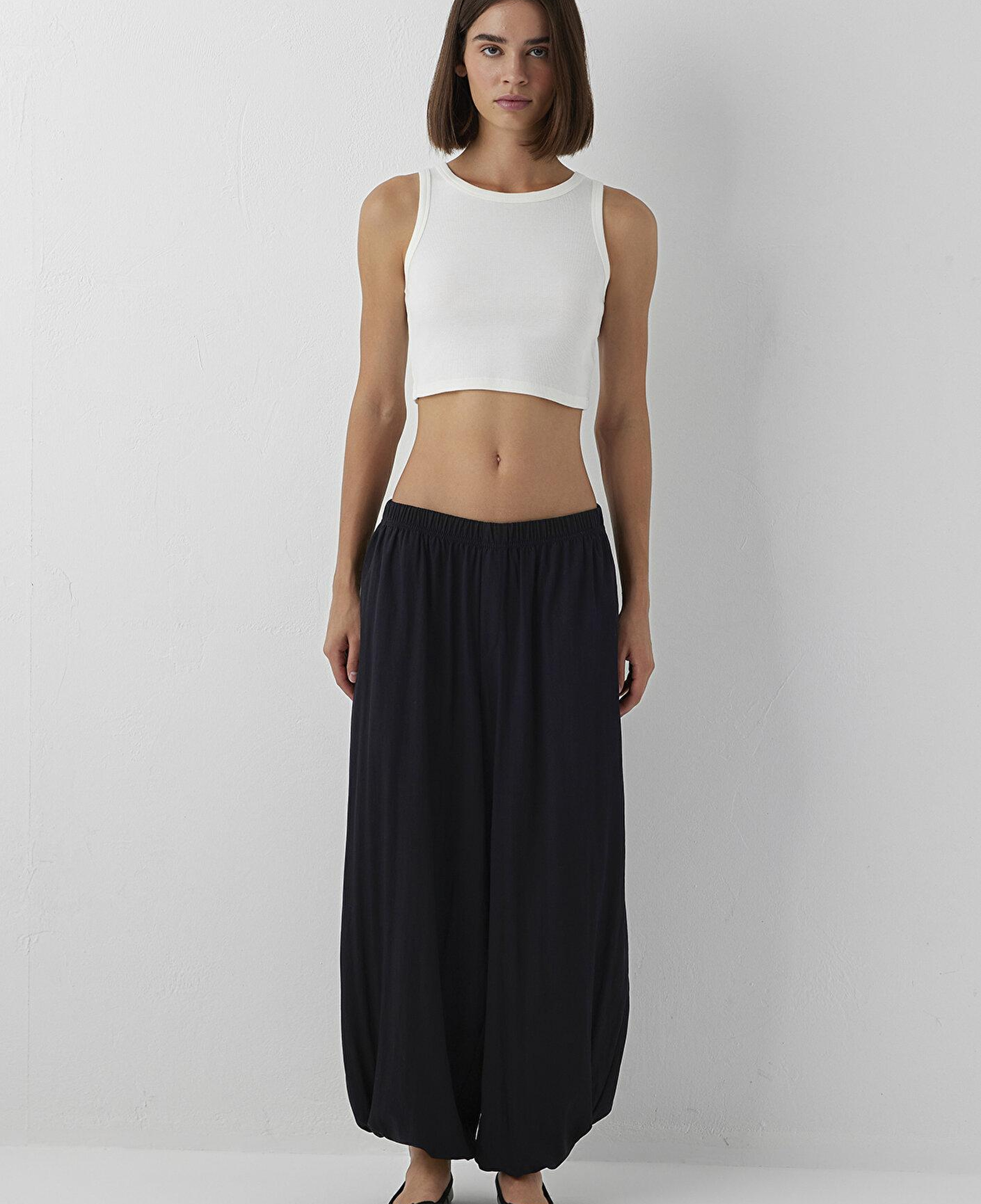 Mavi Siyah Pantolon 1022854-900