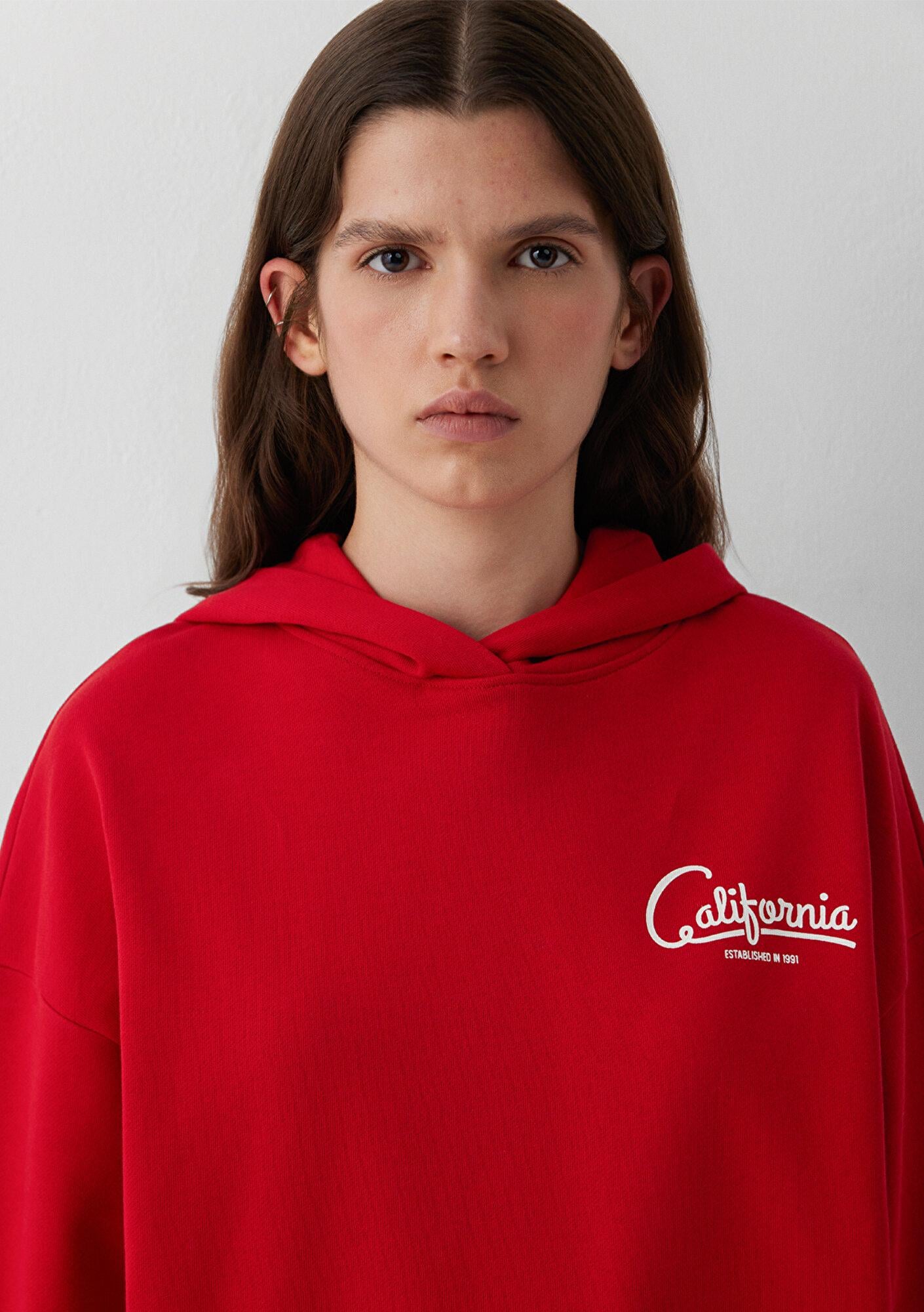 Mavi Kapüşonlu Kırmızı Sweatshirt 1S20105-86417