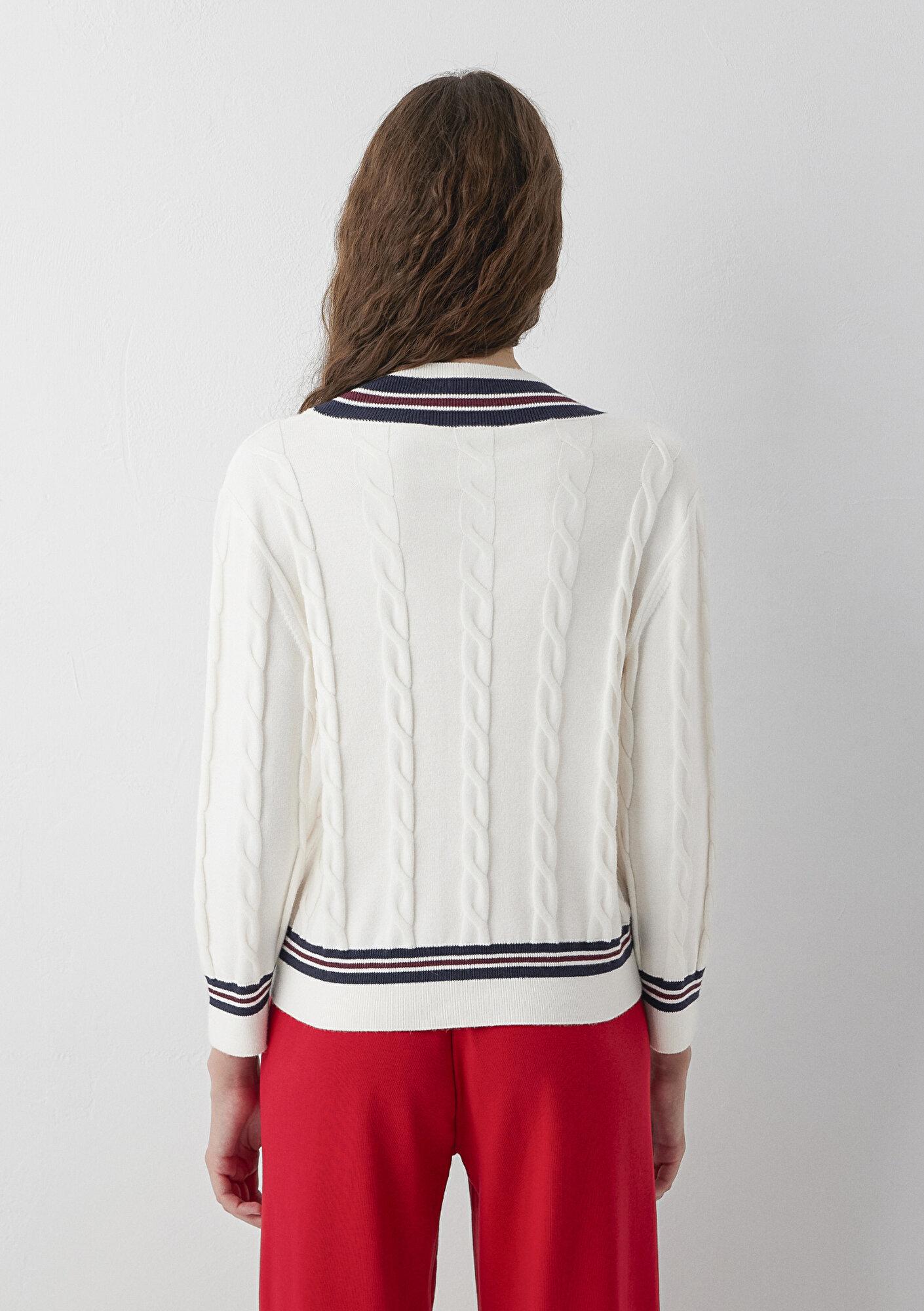 Mavi V Yaka Ekru Triko Slim Fit / Dar Kesim 1710983-70057