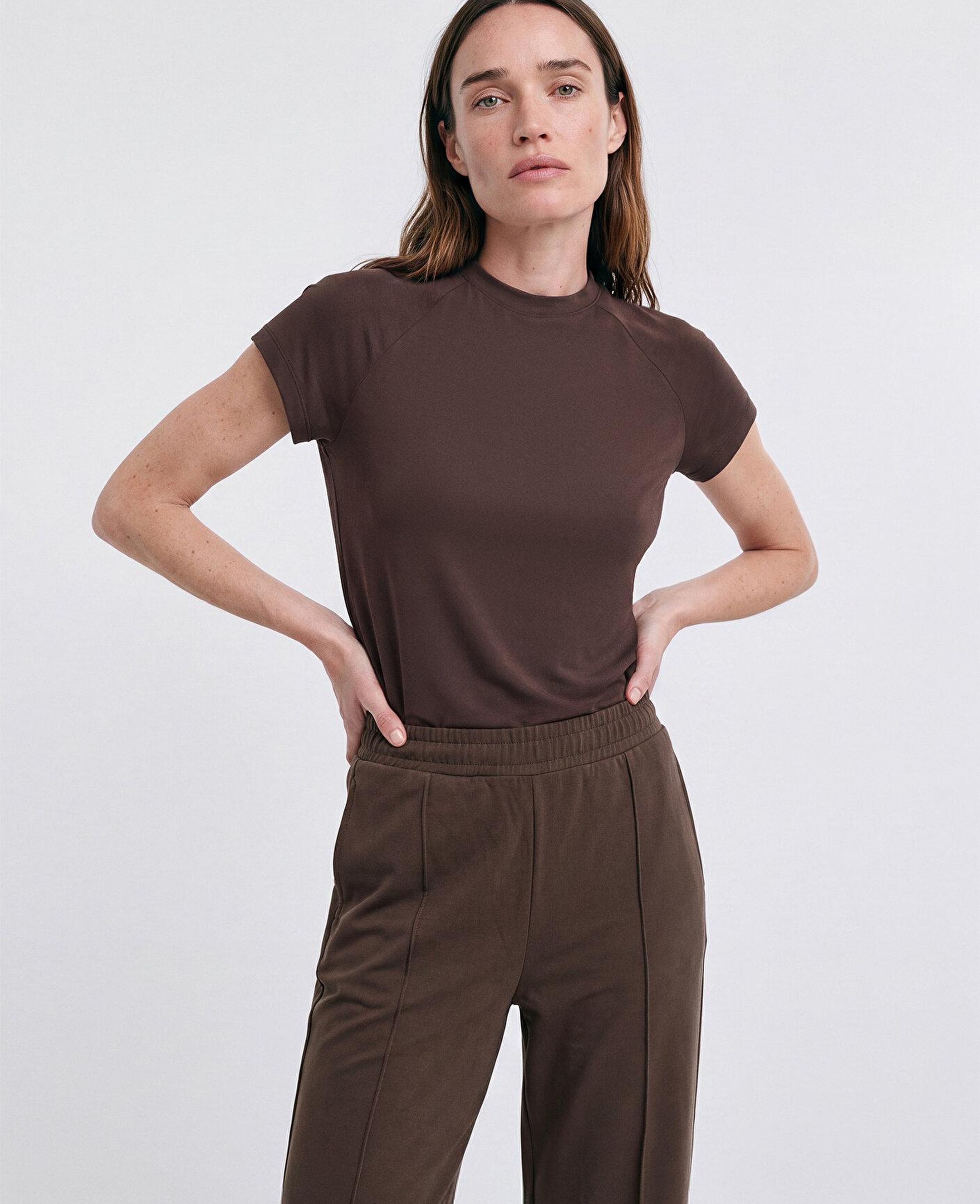 Mavi (Tencel™) Modal Karışımlı Kahverengi Tişört Fitted / Vücuda Oturan Kesim 1614321-70240