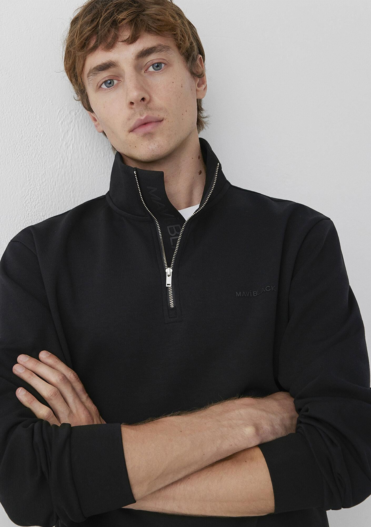 Mavi Yarı Fermuarlı Siyah Sweatshirt 0S20094-900