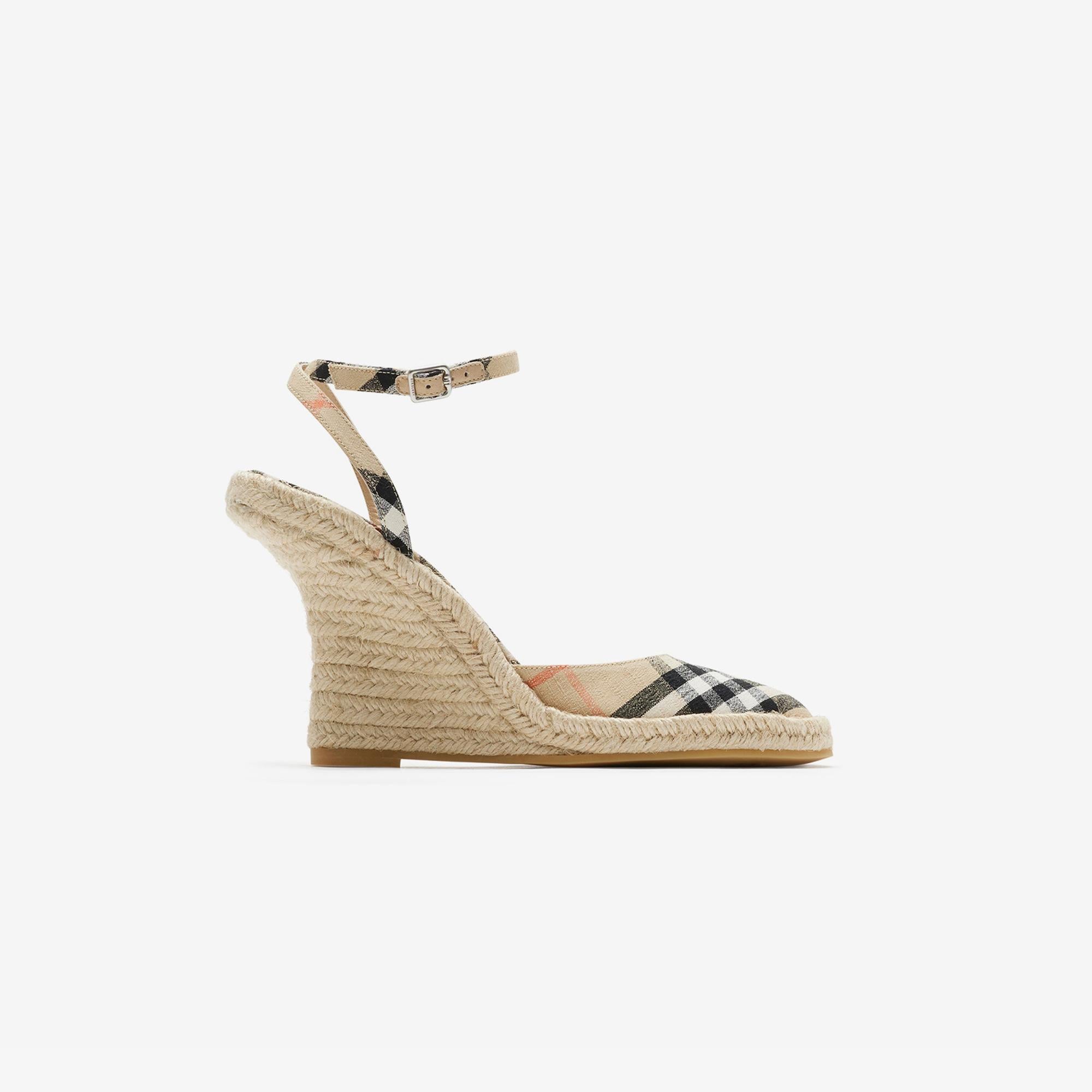 Burberry Mews Pumps Kadın Bej Keten Espadril