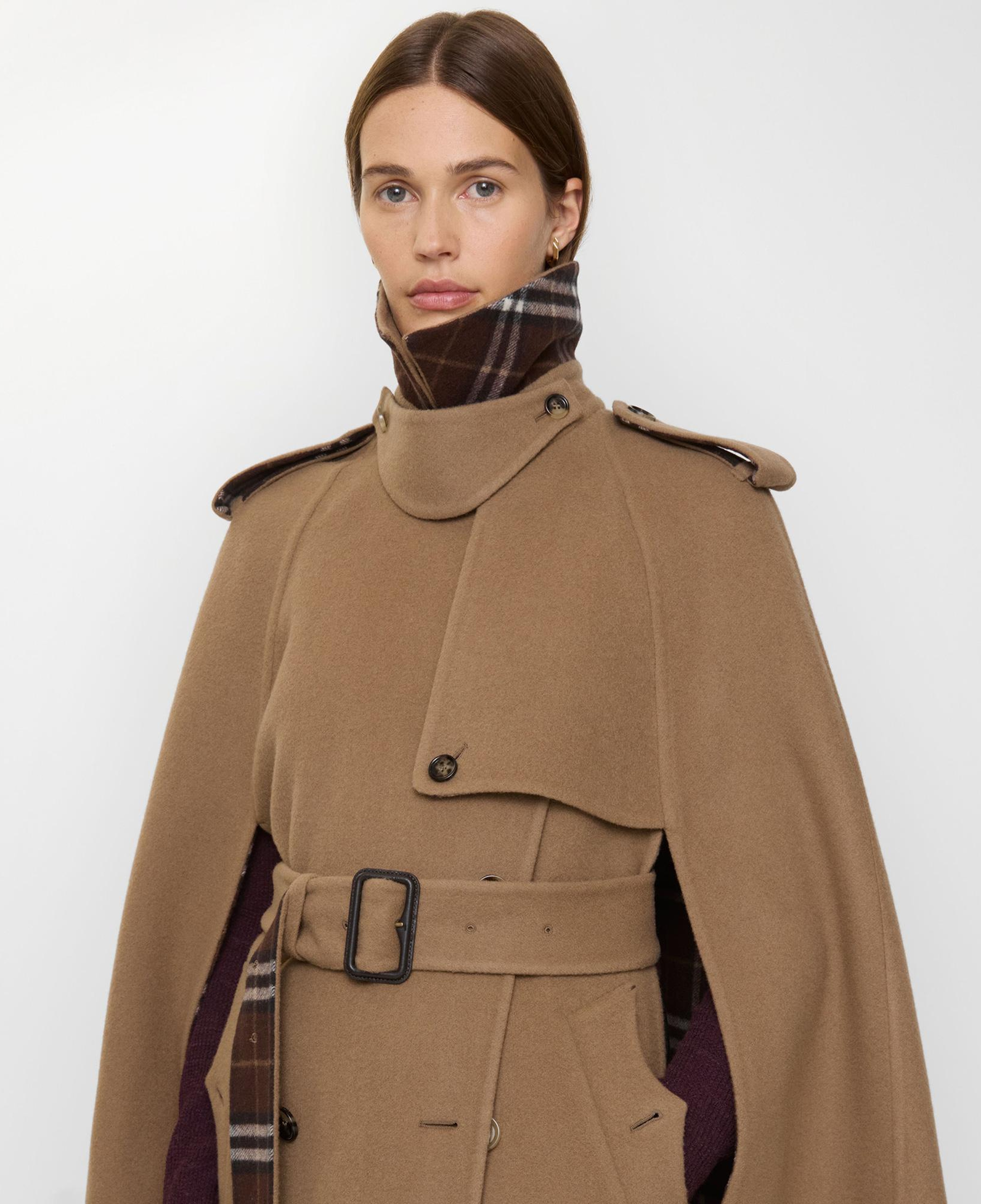 Burberry Bellemont Kadın Bej Kaban