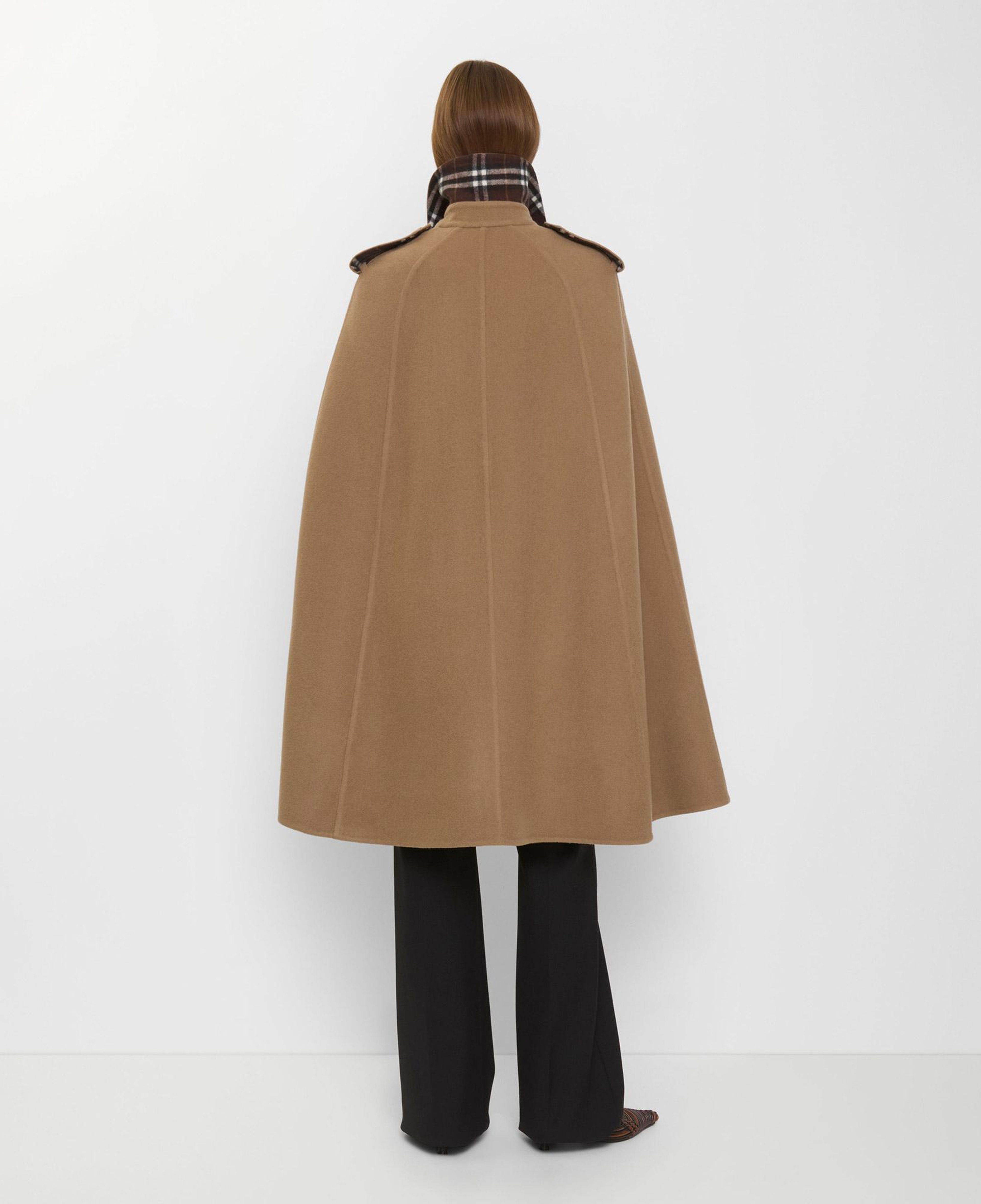 Burberry Bellemont Kadın Bej Kaban