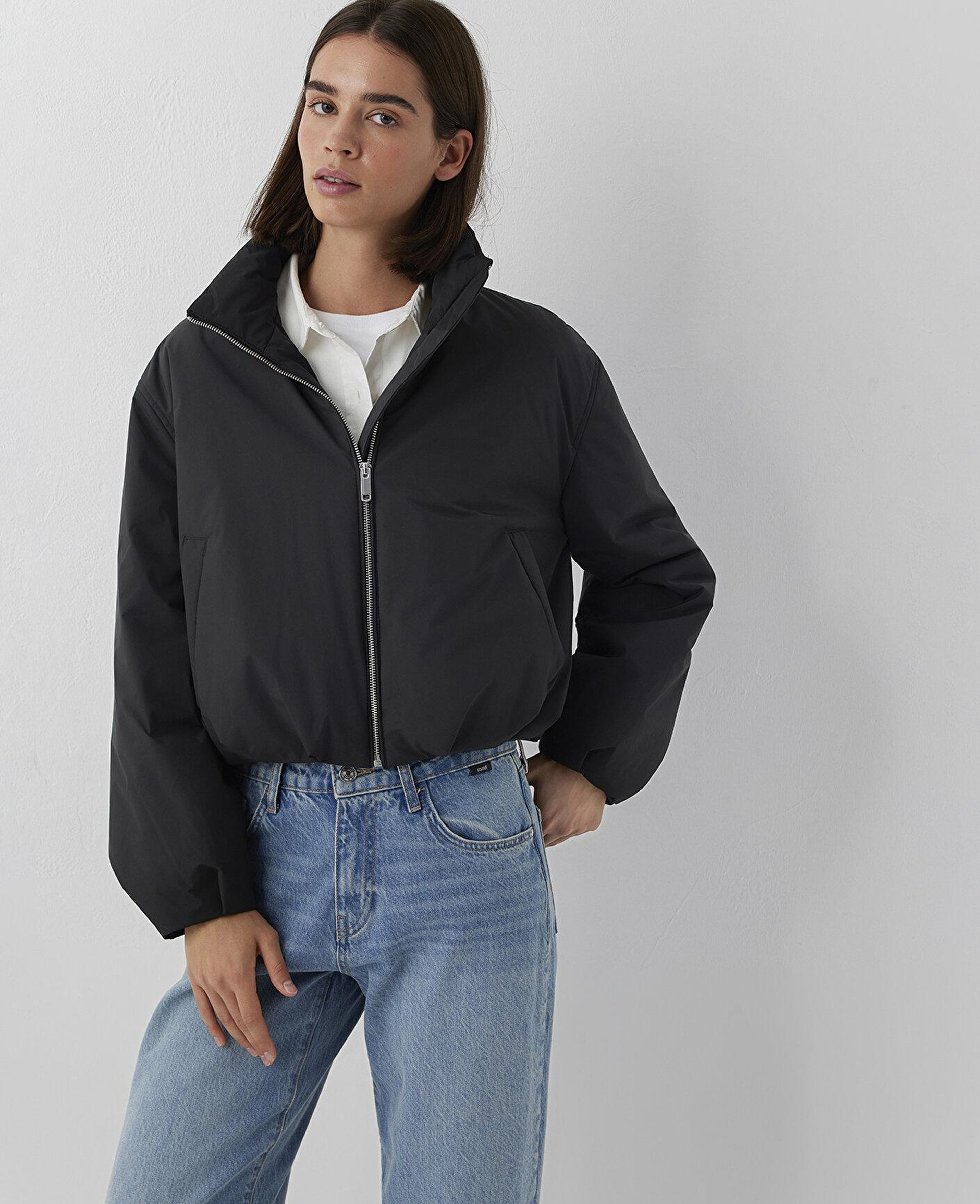 Mavi Su İtici Dik Yaka Siyah Şişme Mont Oversize / Geniş Kesim 1110815-900