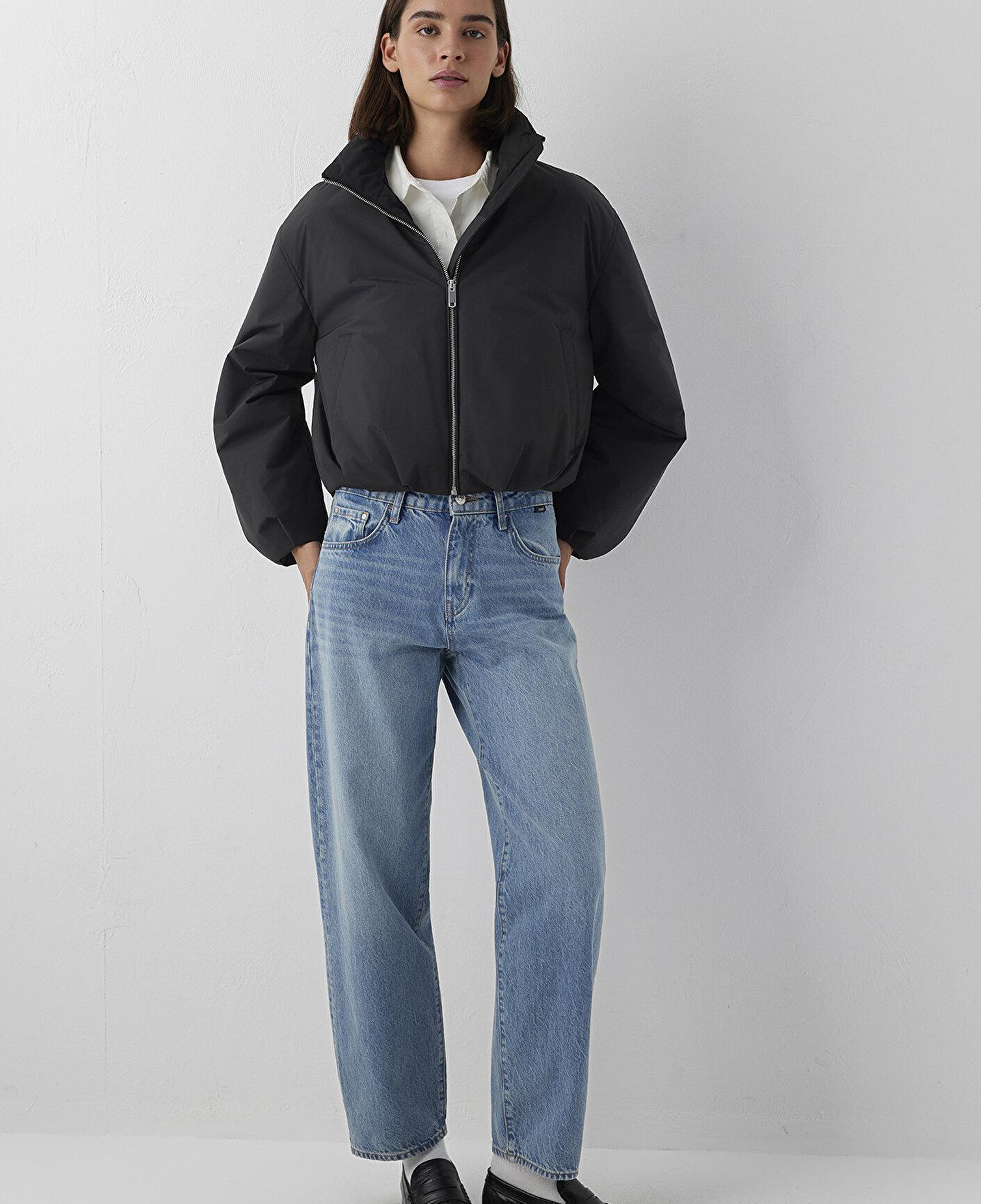 Mavi Su İtici Dik Yaka Siyah Şişme Mont Oversize / Geniş Kesim 1110815-900