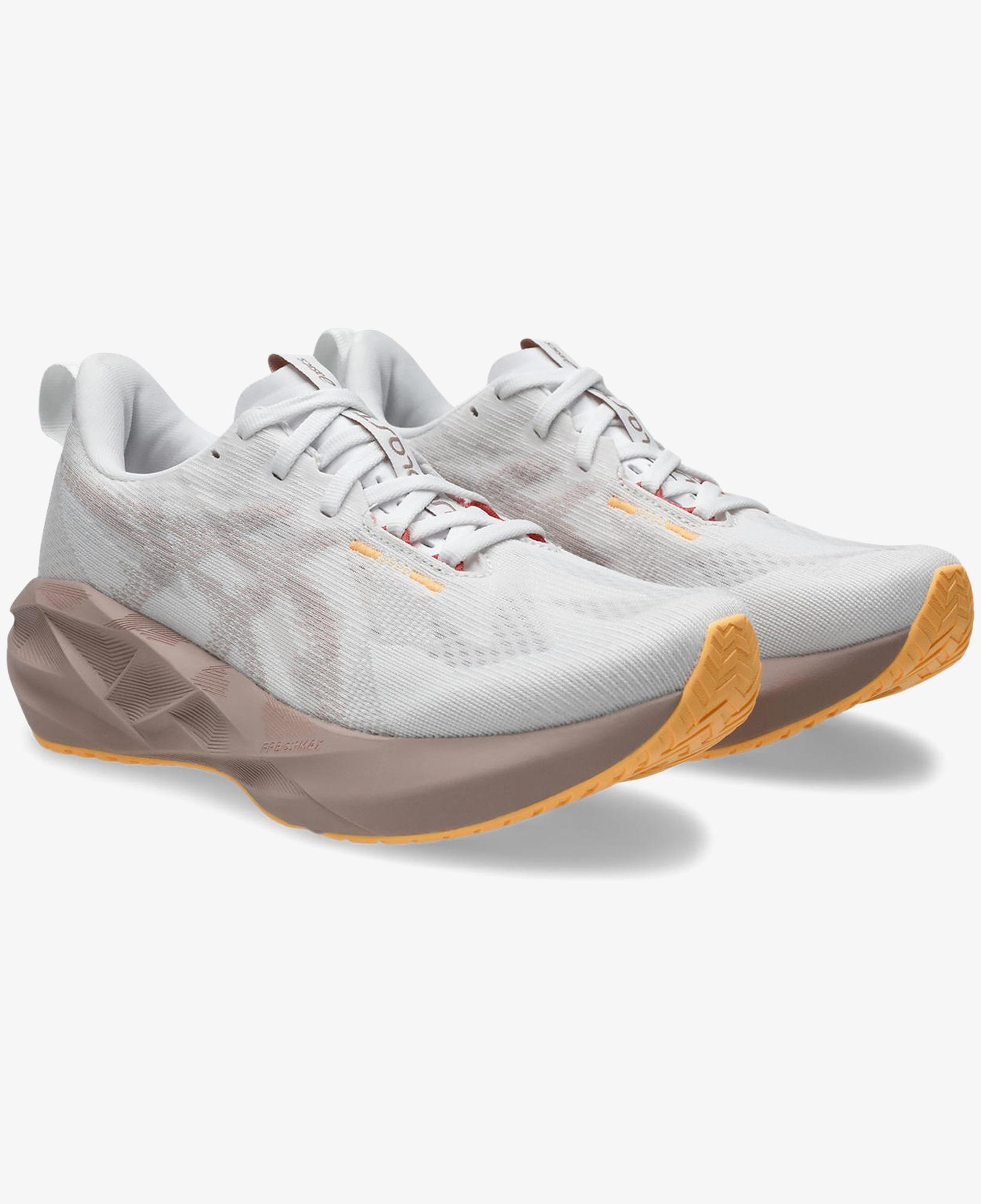 Asics Novablast 5 Kadın Beyaz Koşu Ayakkabısı