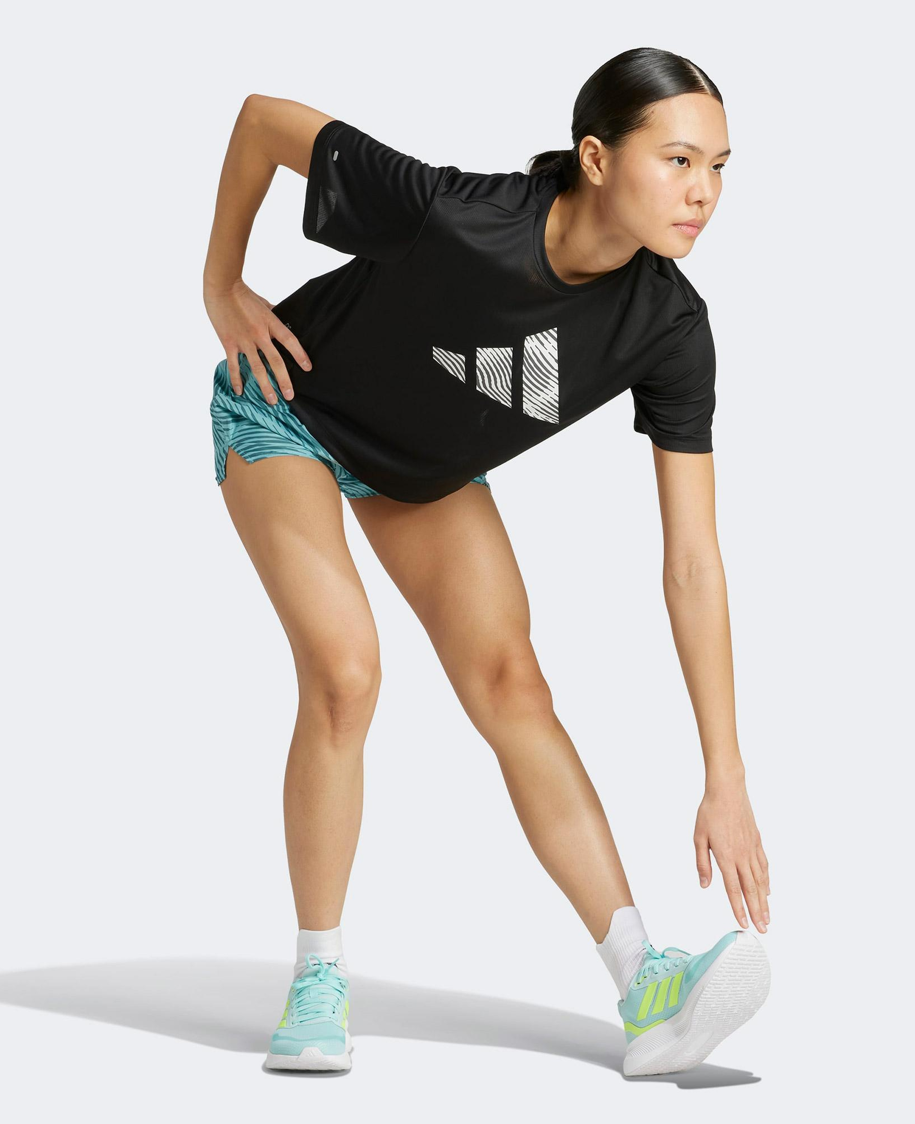 adidas Adi365 Running Essentials Brand Love Kadın Mavi Koşu Şortu