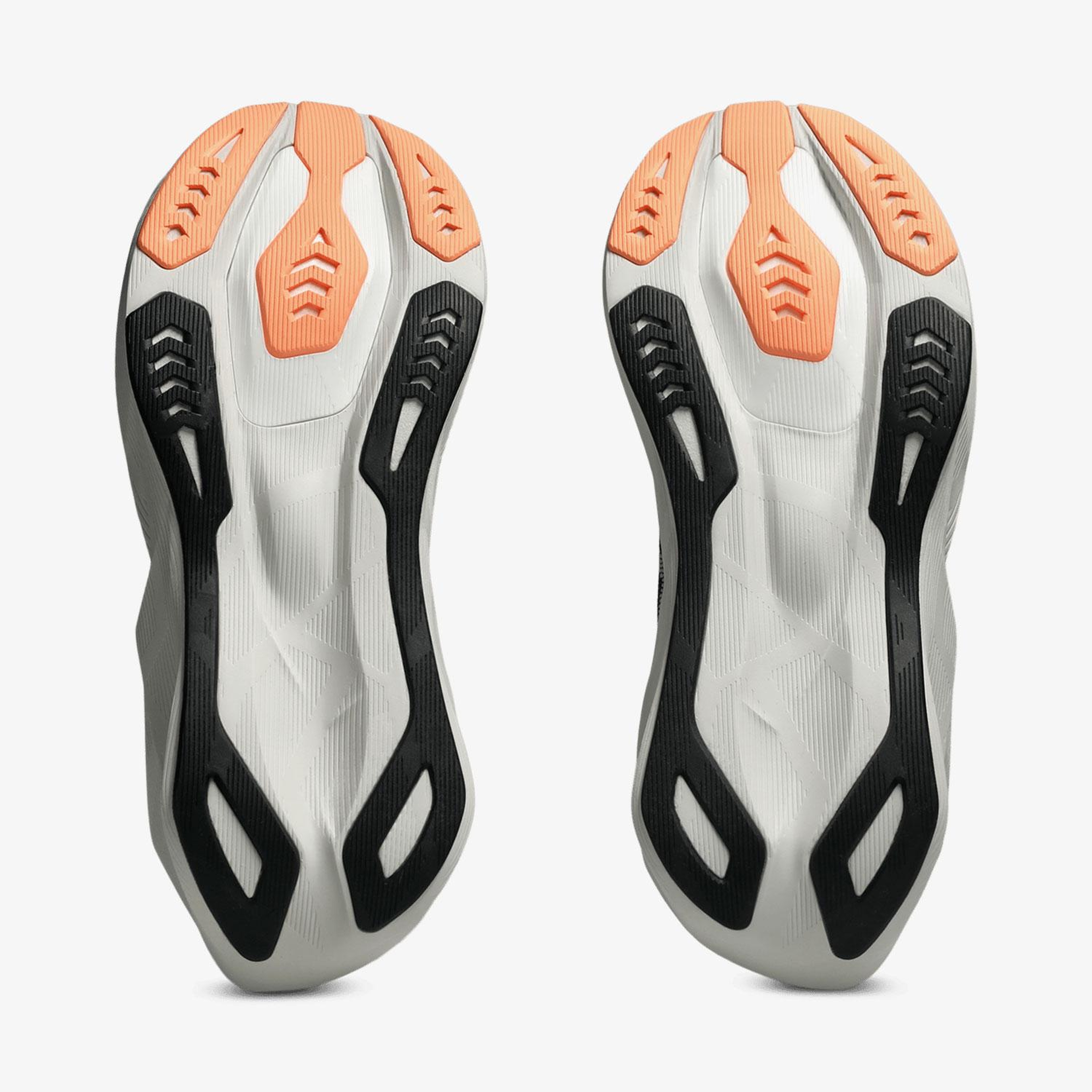 Asics Novablast 6 Erkek Siyah Koşu Ayakkabısı