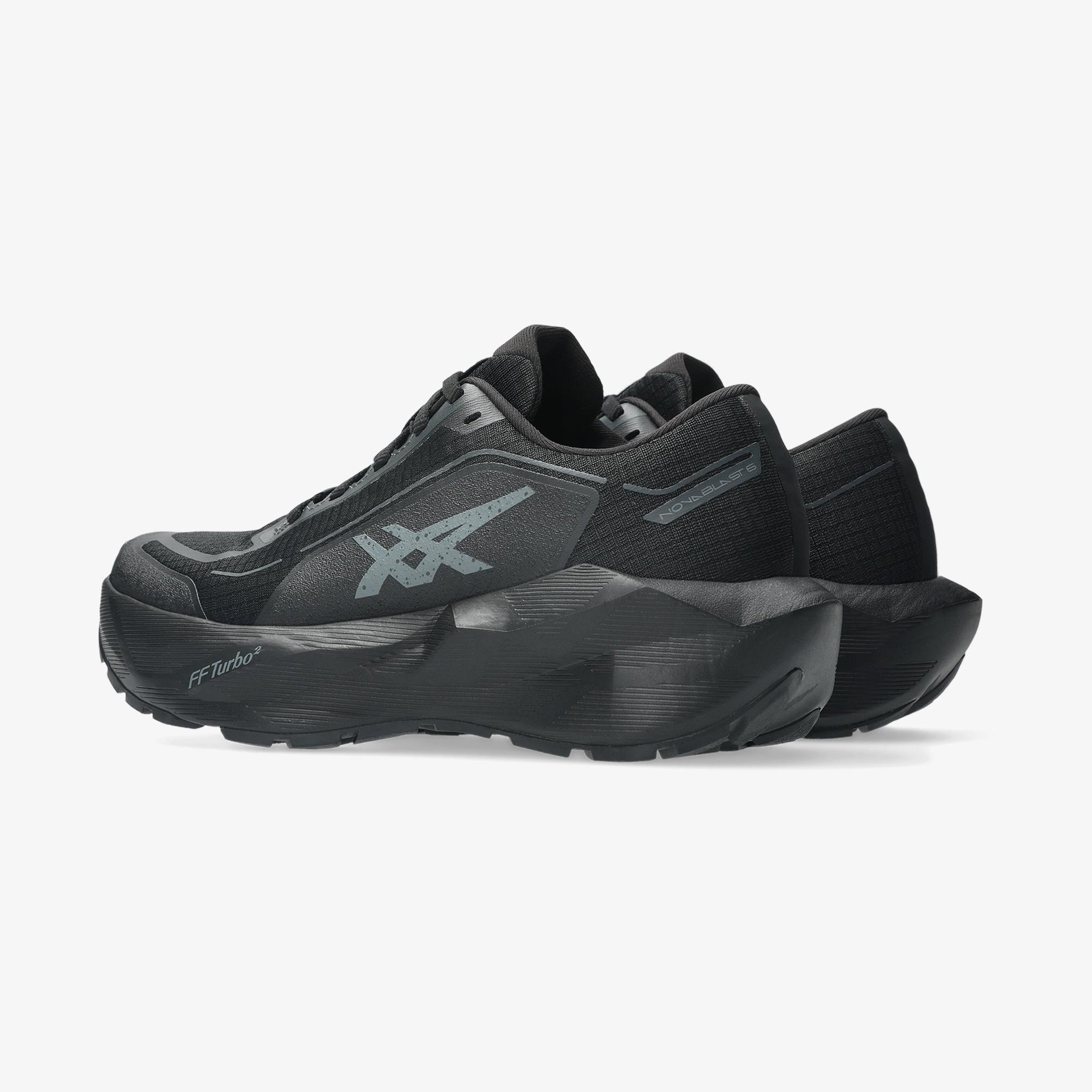 Asics Novablast 6 GORE-TEX Kadın Siyah Koşu Ayakkabısı