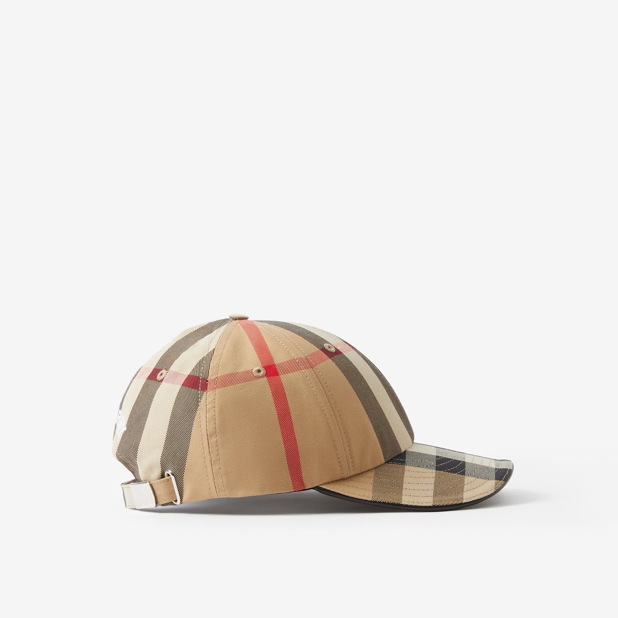 Burberry Logo Detail Exaggerated Check Pamuklu Baseball Kadın Bej Şapka