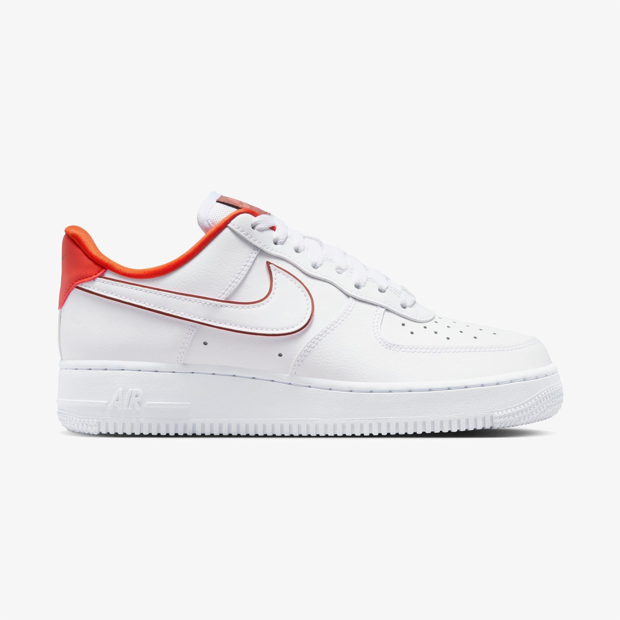 Nike Air Force 1 '07 Essential Kadın Beyaz Spor Ayakkabı