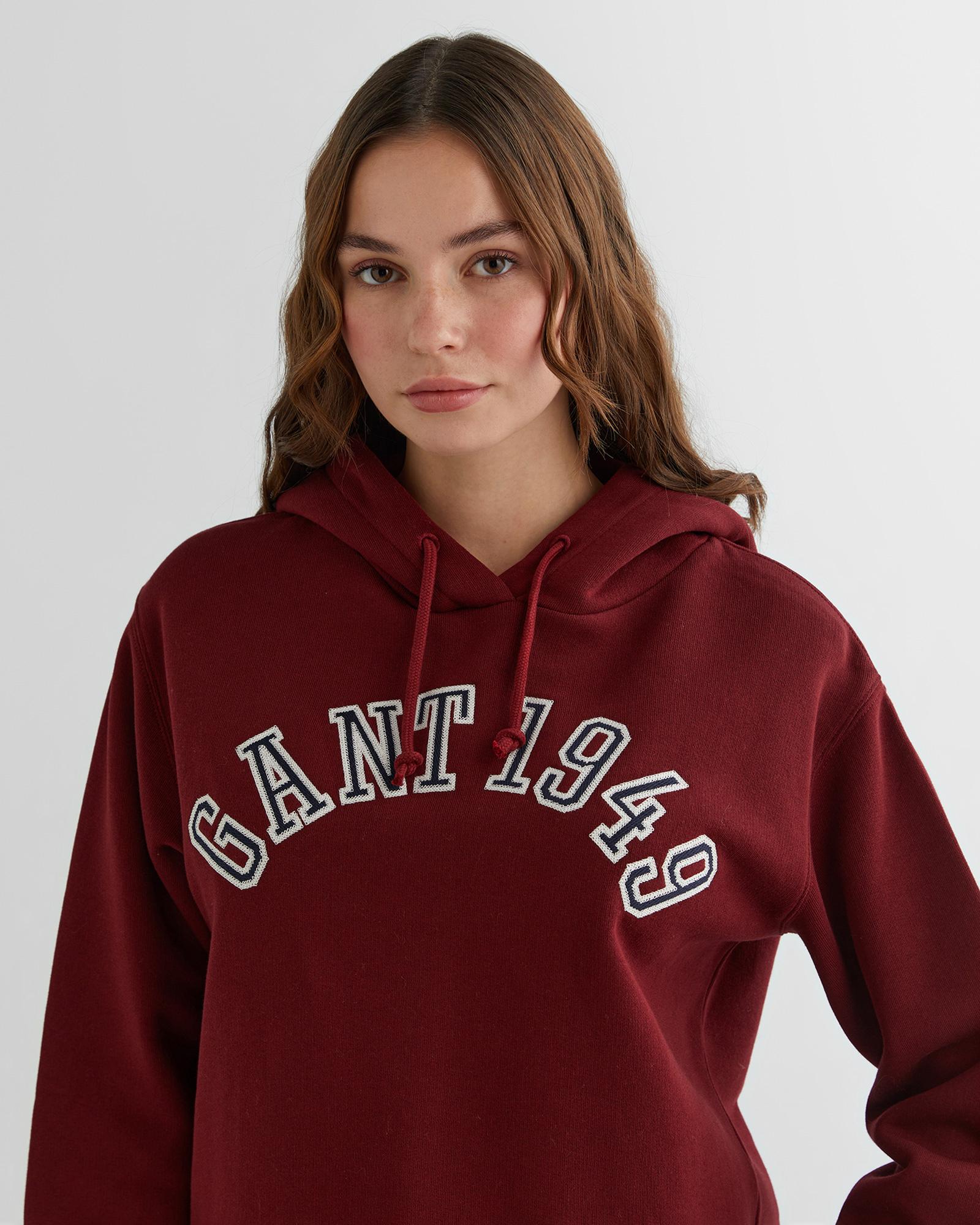 GANT Kadın Bordo Relaxed Fit Kapüşonlu Logolu Sweatshirt