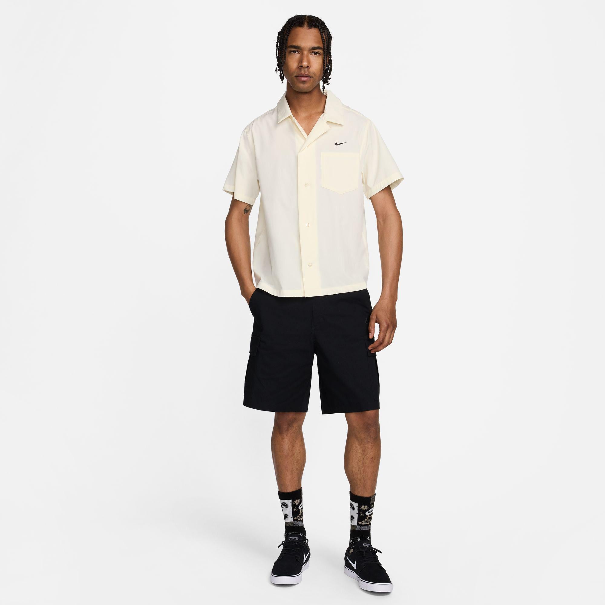 Nike Club Woven Cargo Erkek Siyah Şort