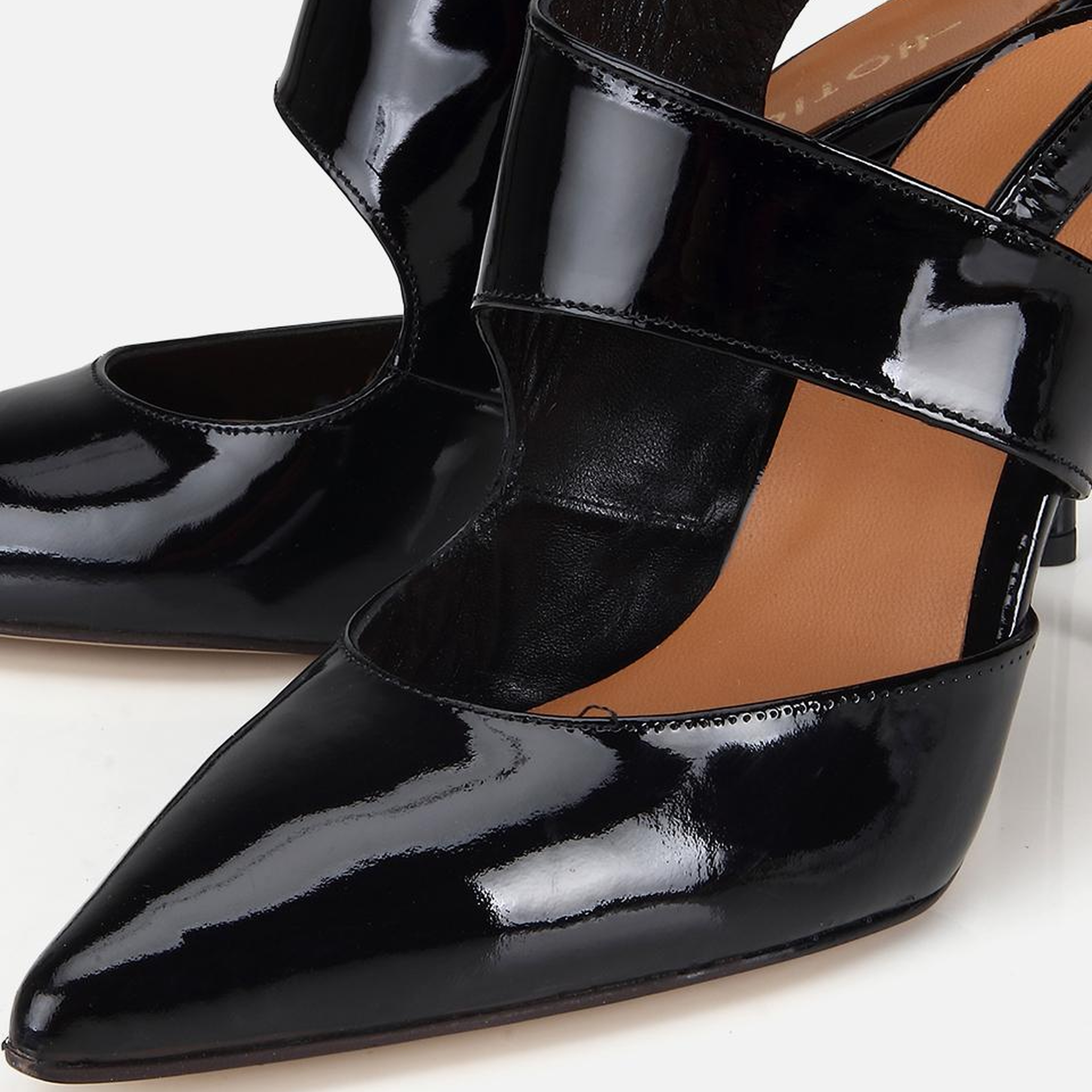 Kadın Rugan Deri Siyah Arkası Açık Stiletto