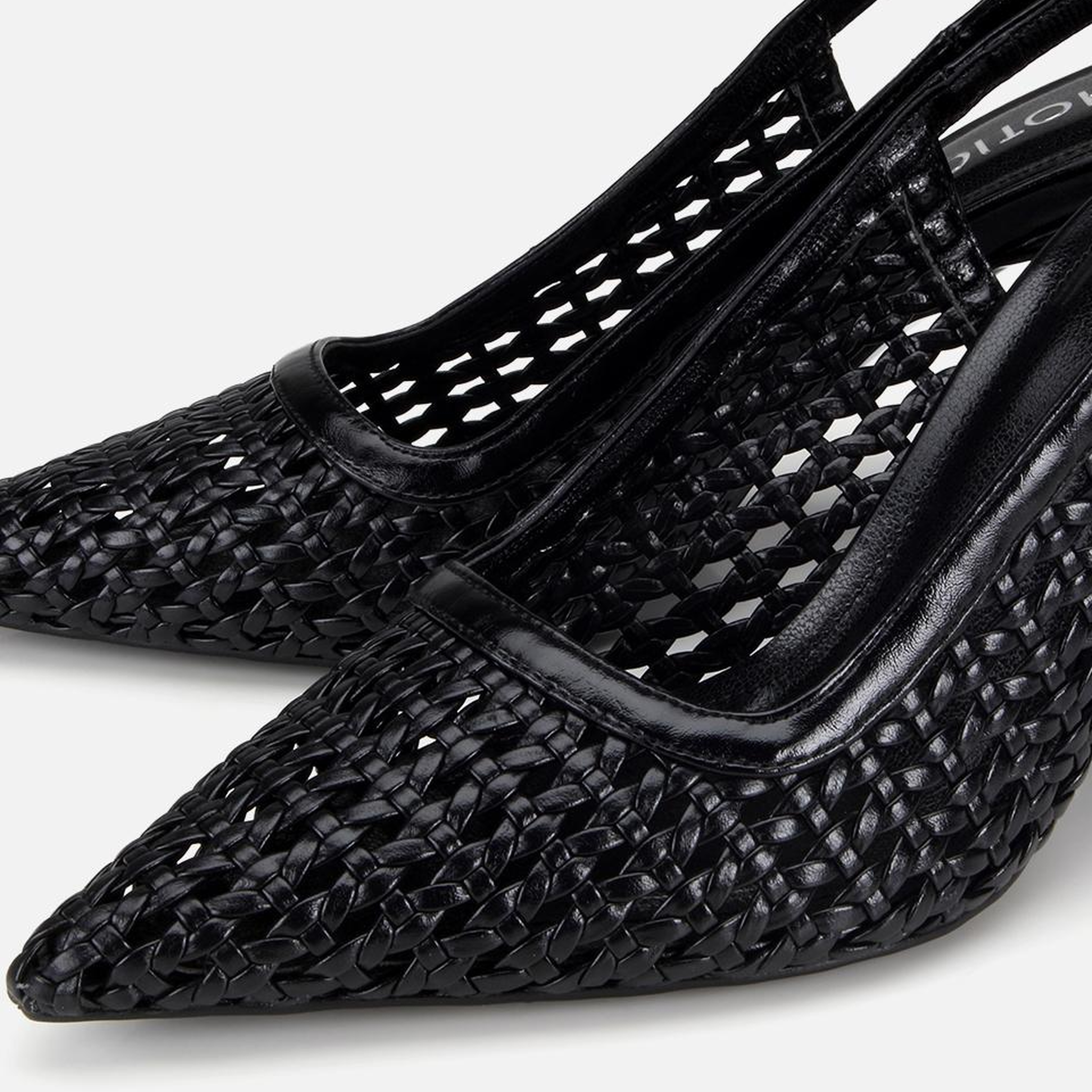 Kadın Siyah Hasır Detaylı Arkası Açık Kısa Topuklu Stiletto